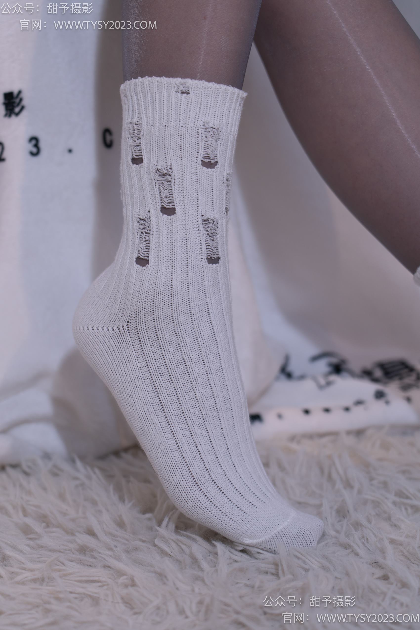 图片[43]-甜予摄影 NO.016 小野-皮鞋、白棉袜、油亮灰丝[130P] – 速更版-美库