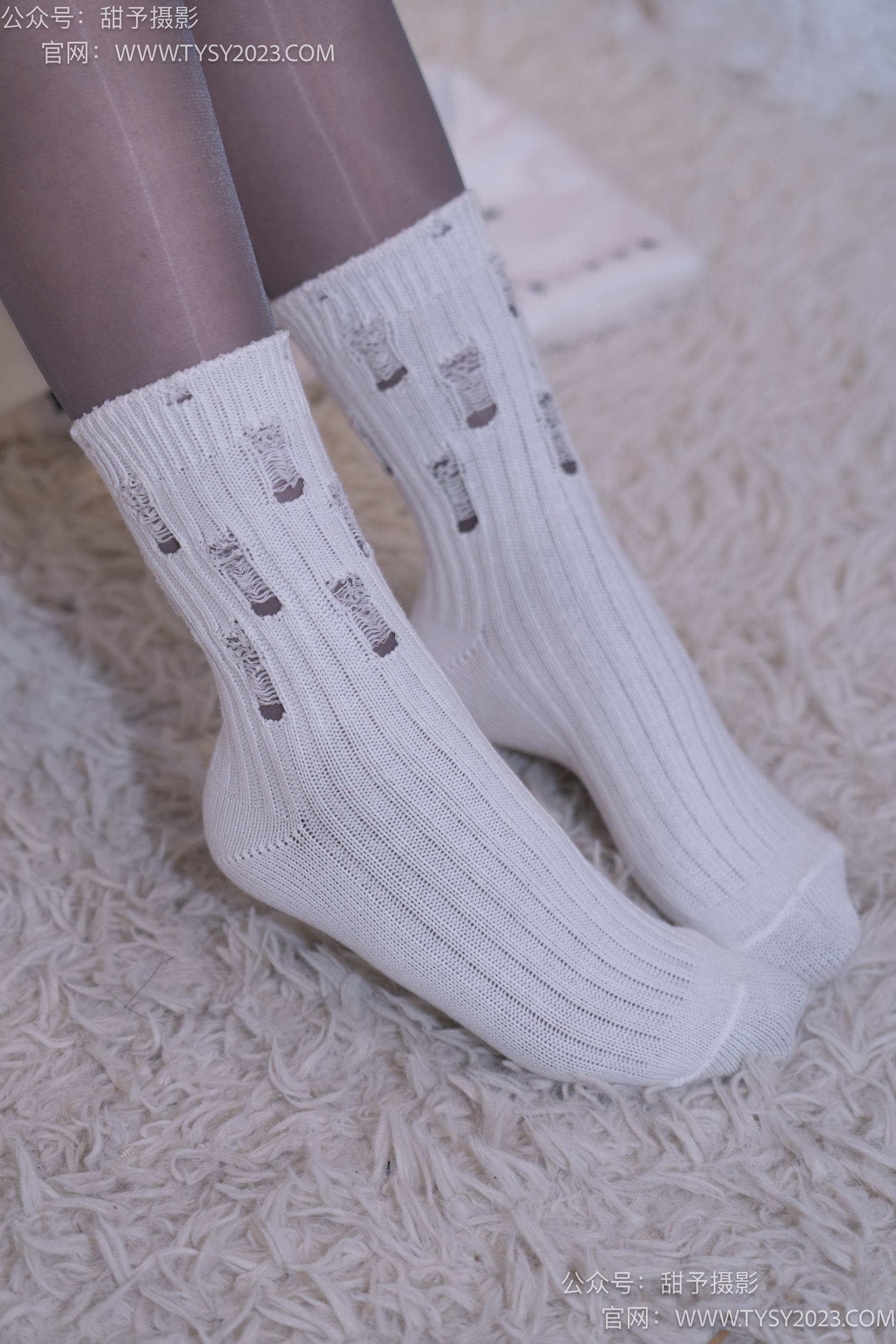 图片[47]-甜予摄影 NO.016 小野-皮鞋、白棉袜、油亮灰丝[130P] – 速更版-美库