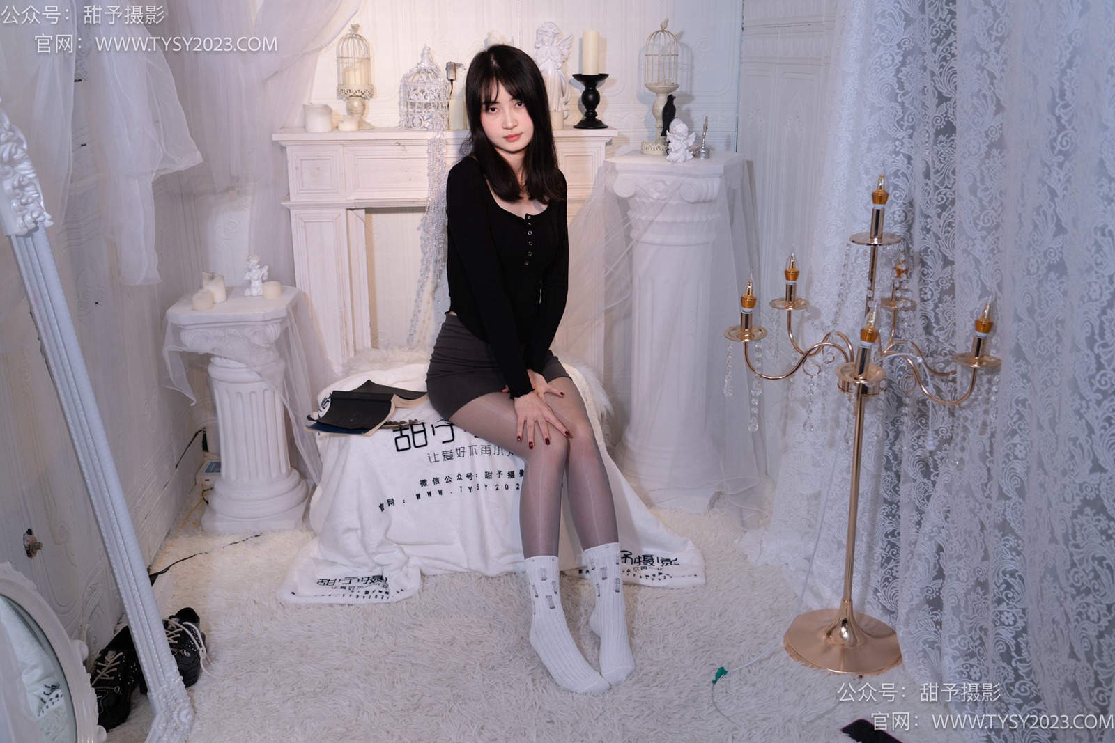 图片[50]-甜予摄影 NO.016 小野-皮鞋、白棉袜、油亮灰丝[130P] – 速更版-美库