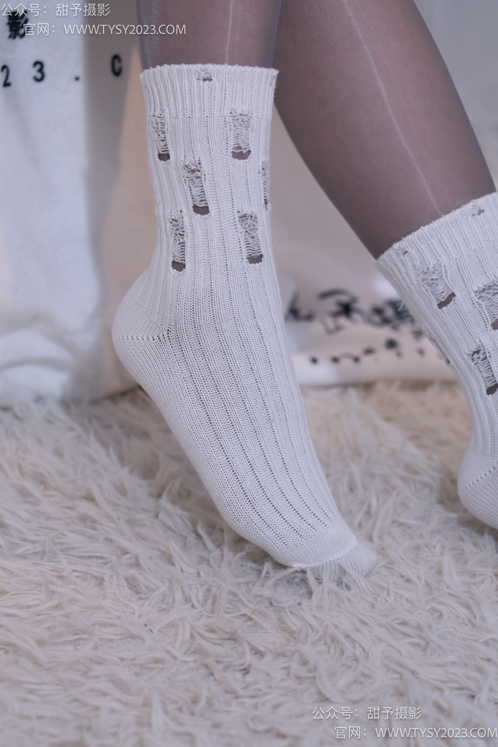 图片[57]-甜予摄影 NO.016 小野-皮鞋、白棉袜、油亮灰丝[130P] – 速更版-美库