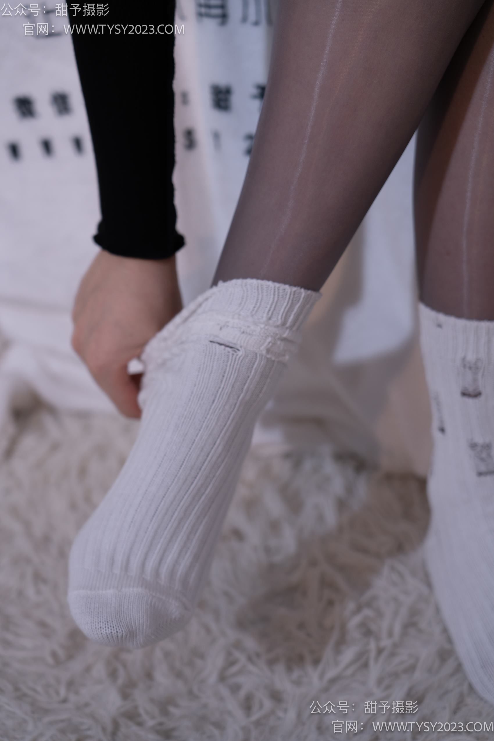 图片[67]-甜予摄影 NO.016 小野-皮鞋、白棉袜、油亮灰丝[130P] – 速更版-美库