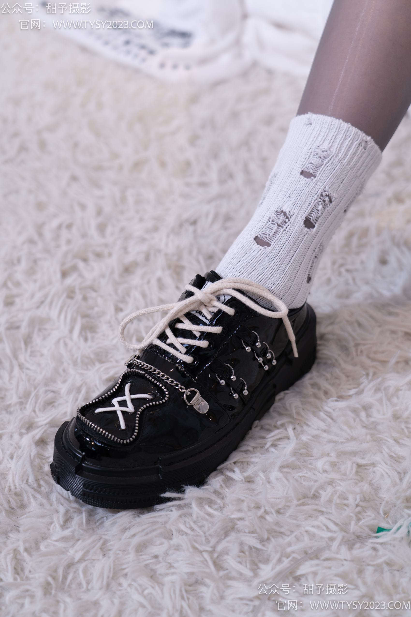图片[112]-甜予摄影 NO.016 小野-皮鞋、白棉袜、油亮灰丝[130P] – 速更版-美库