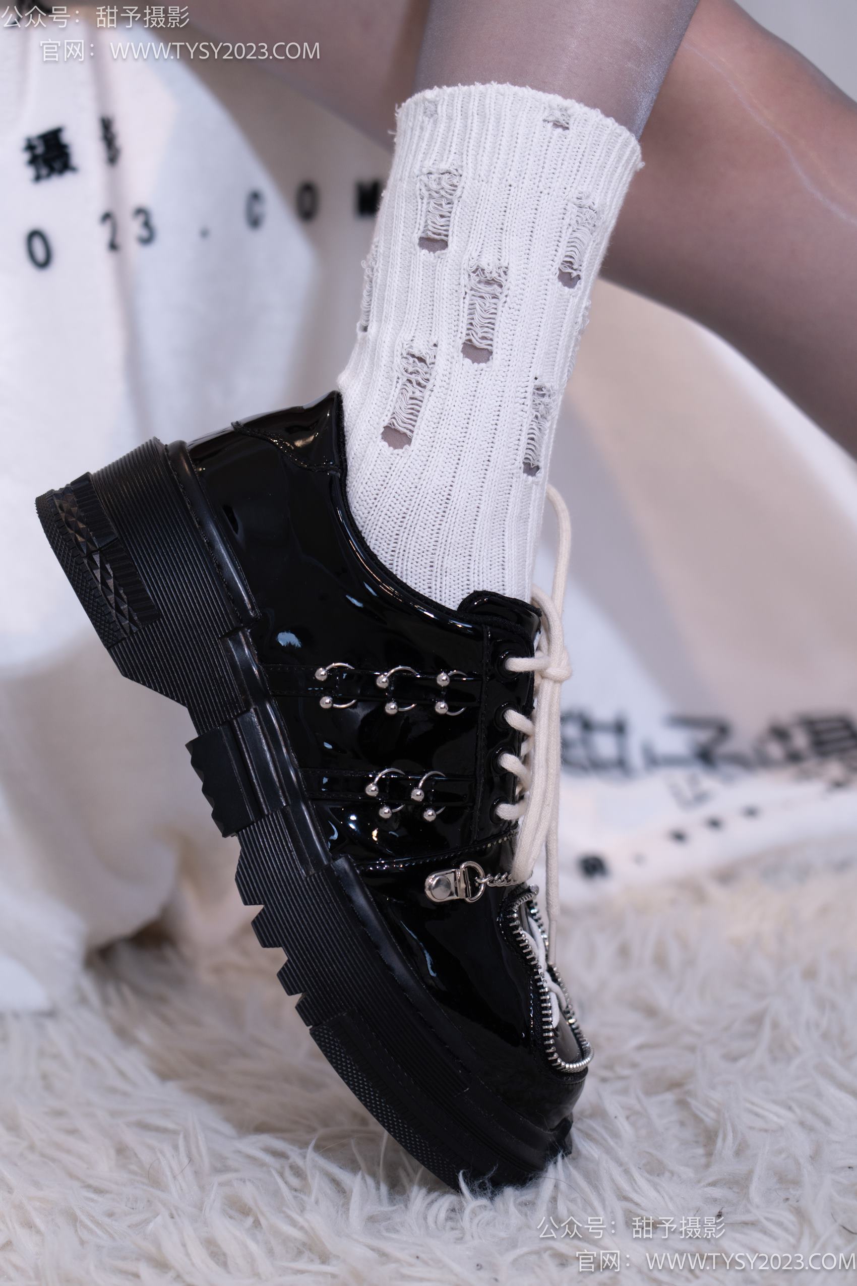 图片[119]-甜予摄影 NO.016 小野-皮鞋、白棉袜、油亮灰丝[130P] – 速更版-美库