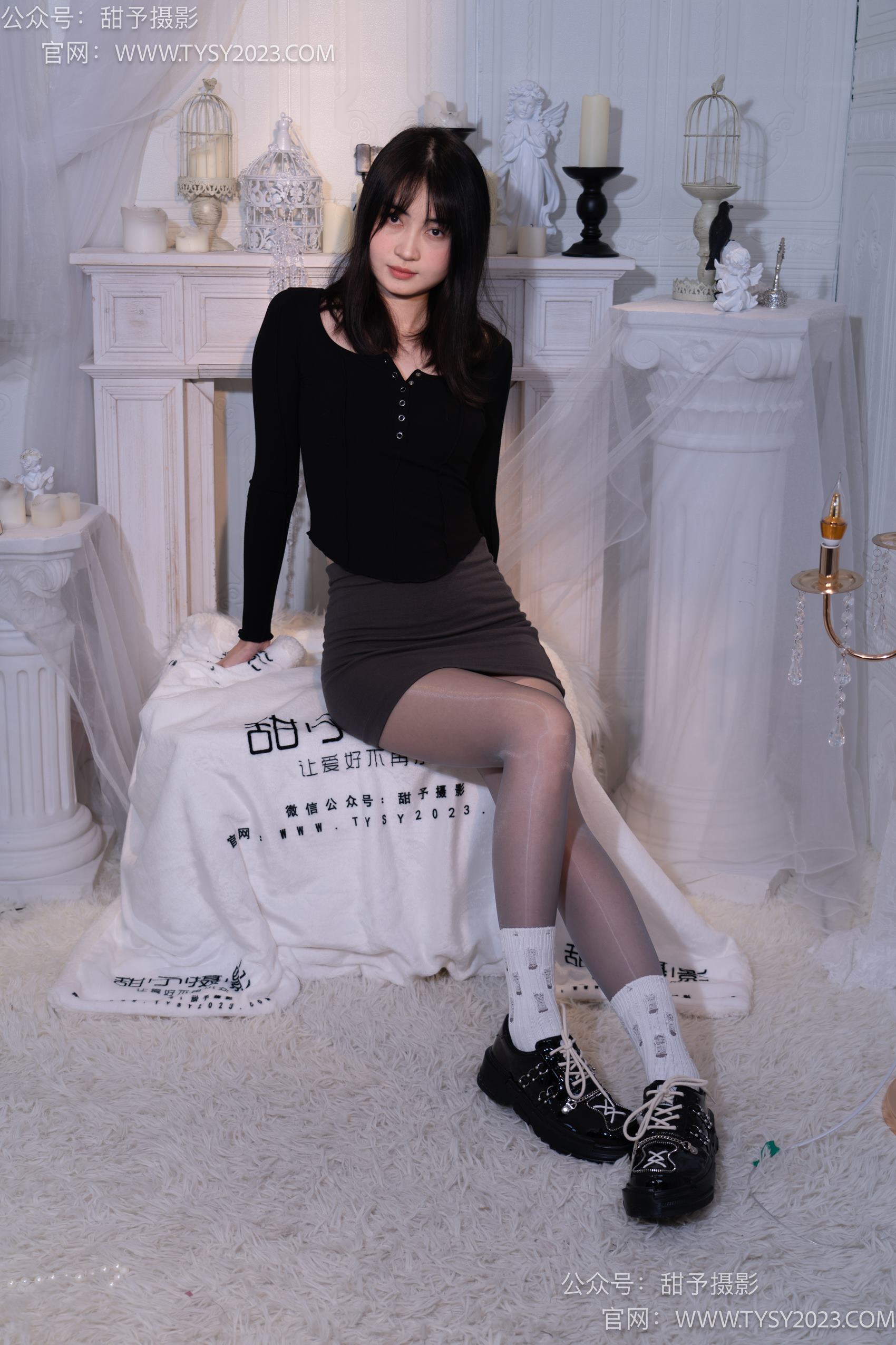 图片[126]-甜予摄影 NO.016 小野-皮鞋、白棉袜、油亮灰丝[130P] – 速更版-美库
