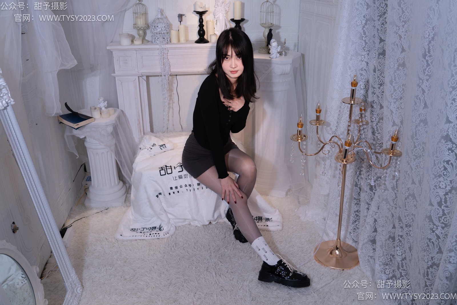 图片[127]-甜予摄影 NO.016 小野-皮鞋、白棉袜、油亮灰丝[130P] – 速更版-美库