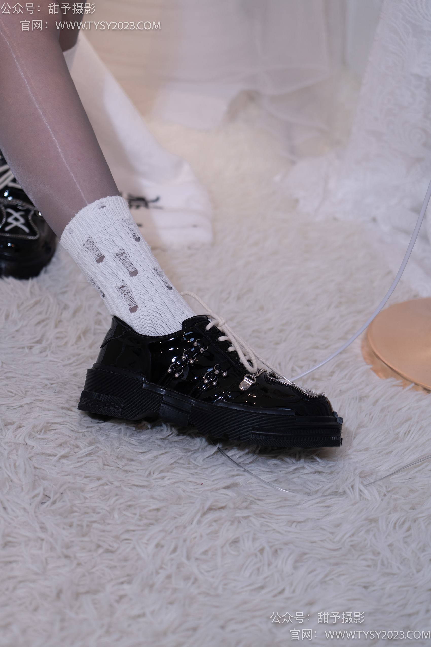 图片[129]-甜予摄影 NO.016 小野-皮鞋、白棉袜、油亮灰丝[130P] – 速更版-美库