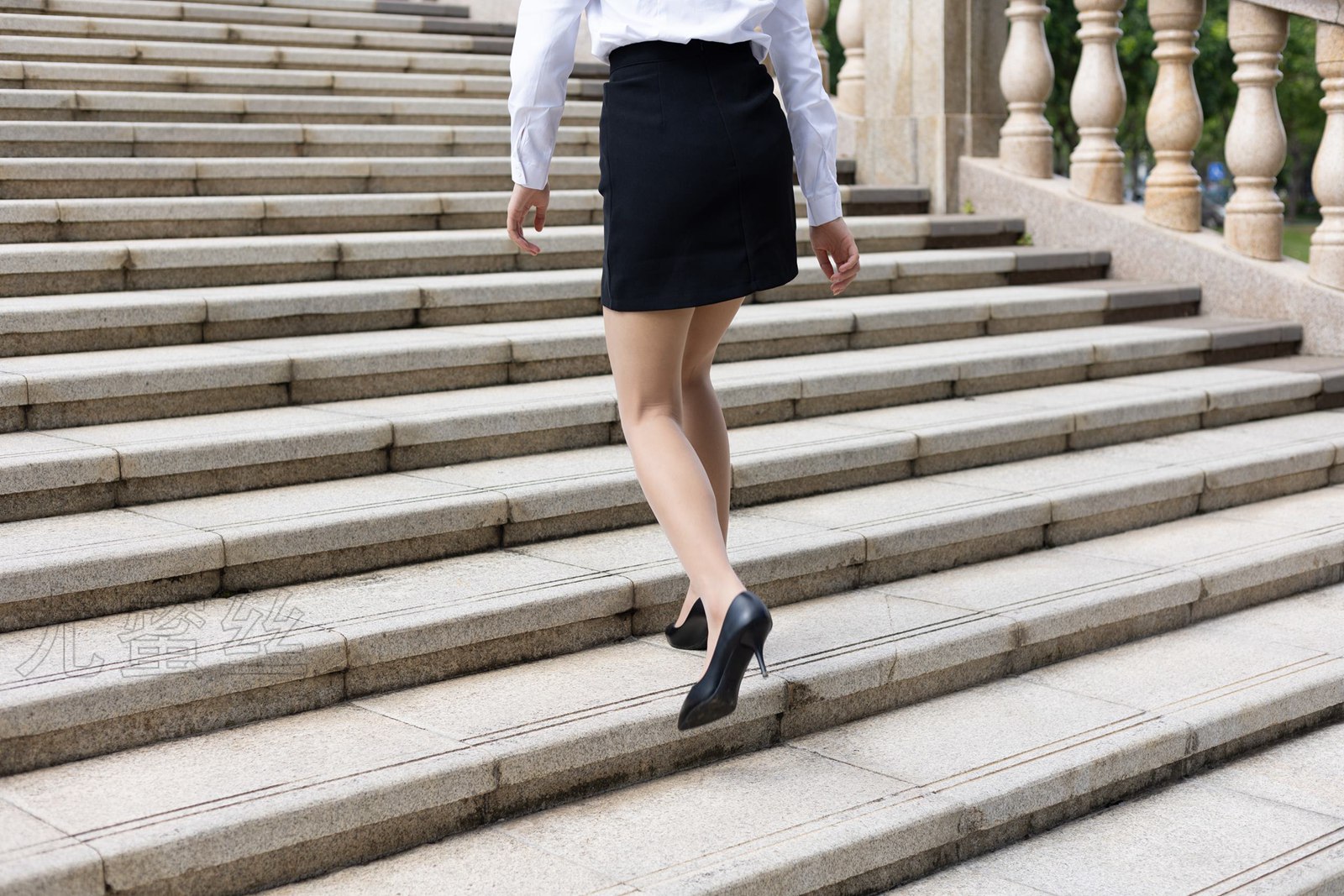 图片[38]-尤蜜丝 NO.072 穿搭推广展示图集[46P] – 速更版-美库