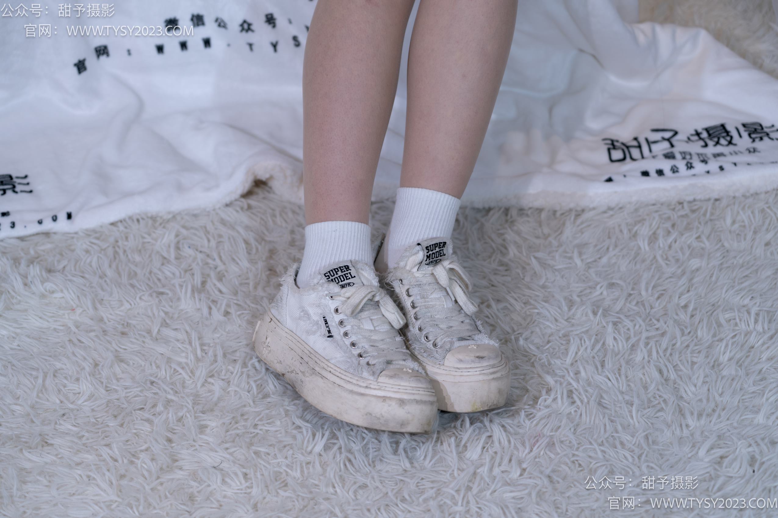 图片[41]-甜予摄影 NO.017 栗栗-板鞋、白棉袜、肉丝[130P] – 速更版-美库