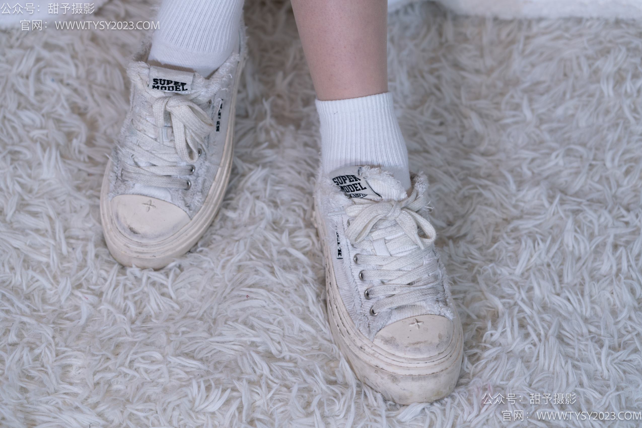 图片[44]-甜予摄影 NO.017 栗栗-板鞋、白棉袜、肉丝[130P] – 速更版-美库
