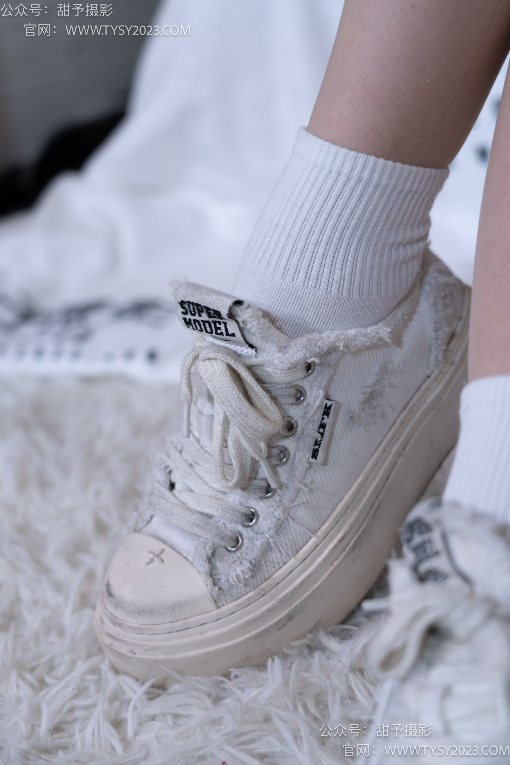 图片[46]-甜予摄影 NO.017 栗栗-板鞋、白棉袜、肉丝[130P] – 速更版-美库