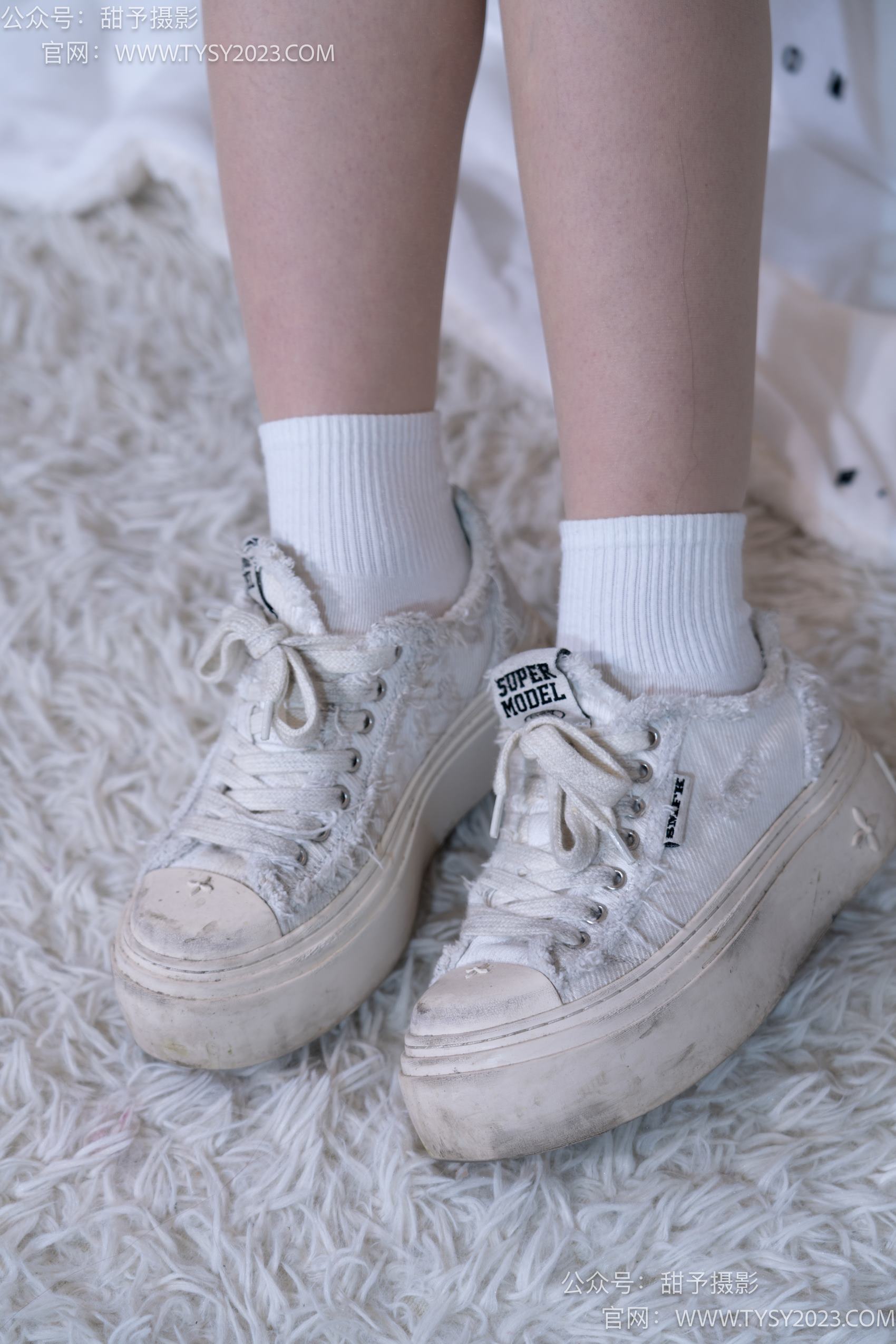 图片[53]-甜予摄影 NO.017 栗栗-板鞋、白棉袜、肉丝[130P] – 速更版-美库