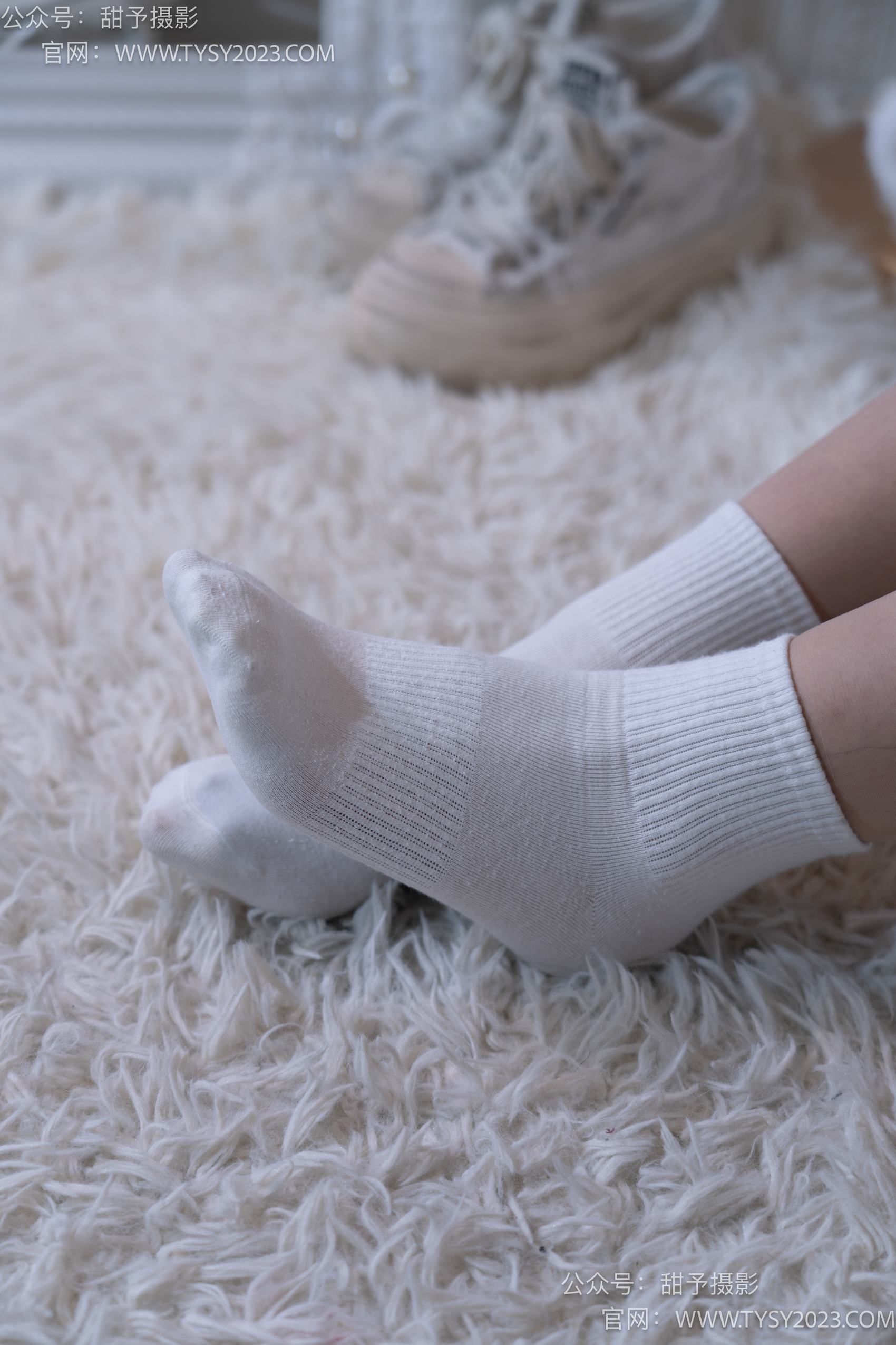 图片[91]-甜予摄影 NO.017 栗栗-板鞋、白棉袜、肉丝[130P] – 速更版-美库