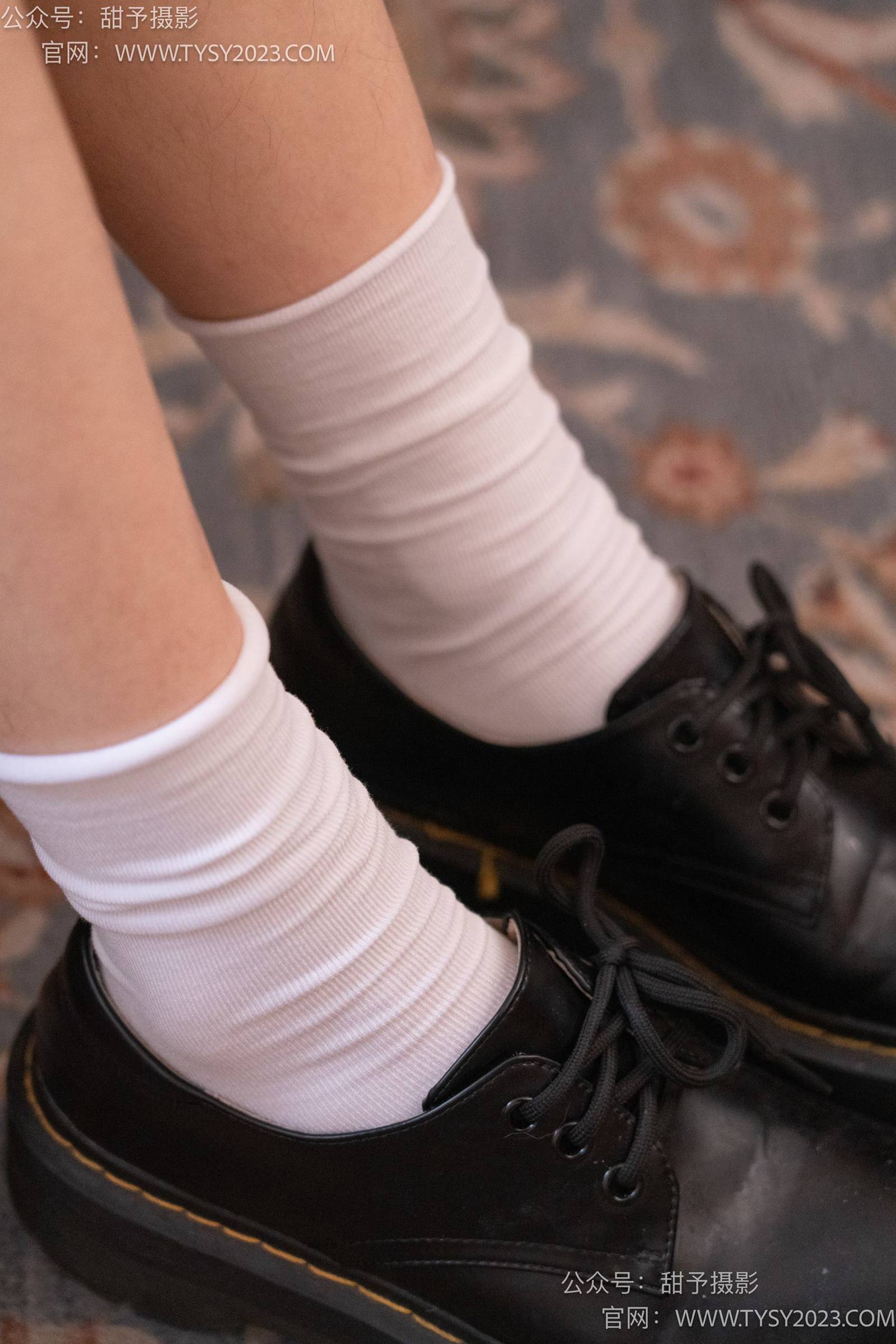 图片[14]-甜予摄影 NO.019 艺艺-皮鞋、白棉袜、裸足[128P] – 速更版-美库
