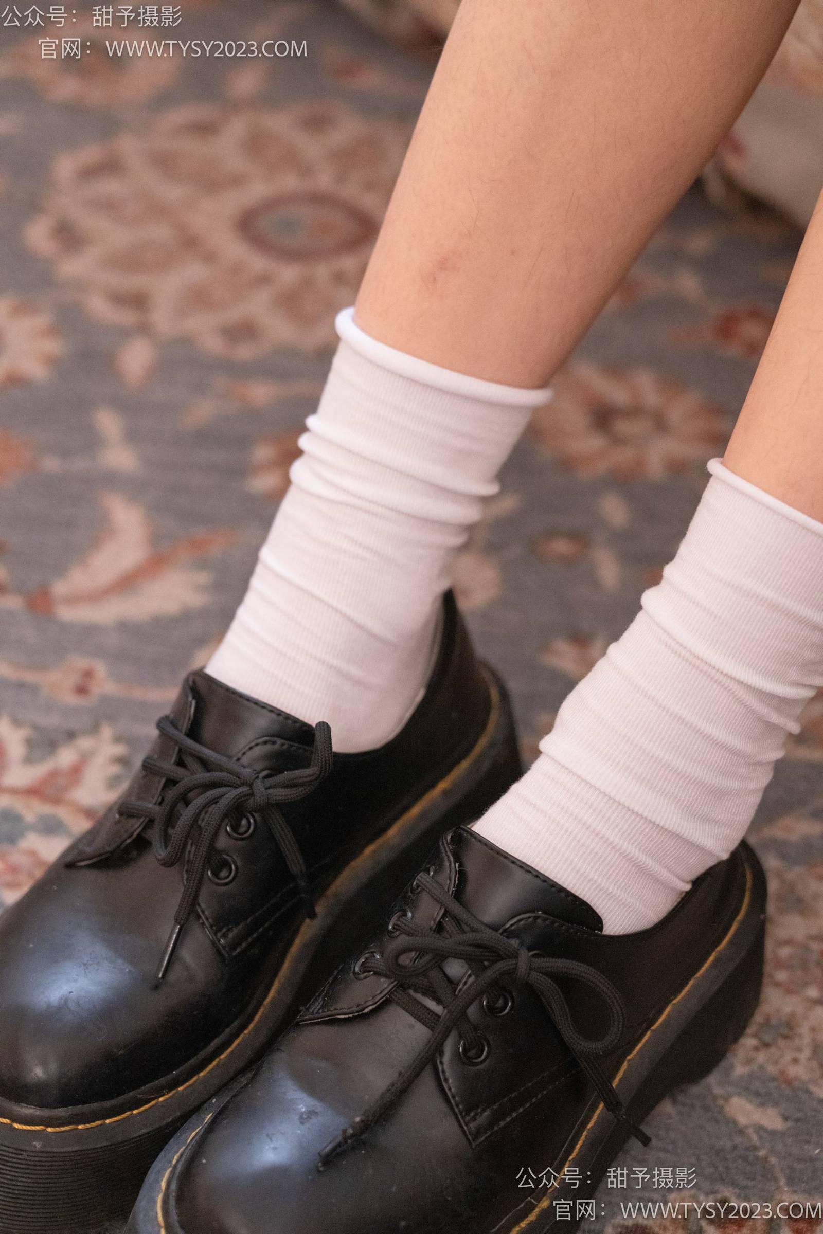 图片[18]-甜予摄影 NO.019 艺艺-皮鞋、白棉袜、裸足[128P] – 速更版-美库