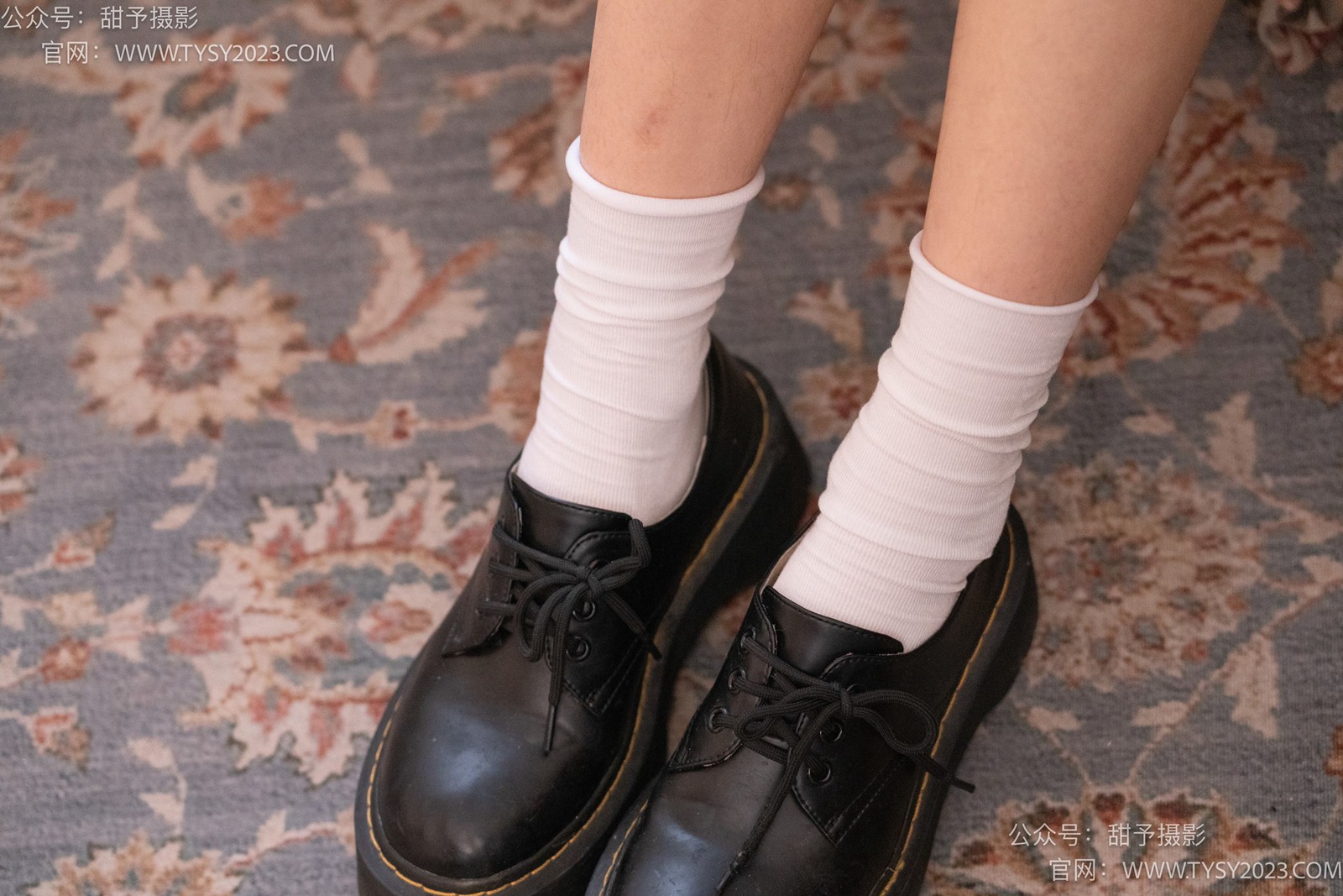 图片[19]-甜予摄影 NO.019 艺艺-皮鞋、白棉袜、裸足[128P] – 速更版-美库