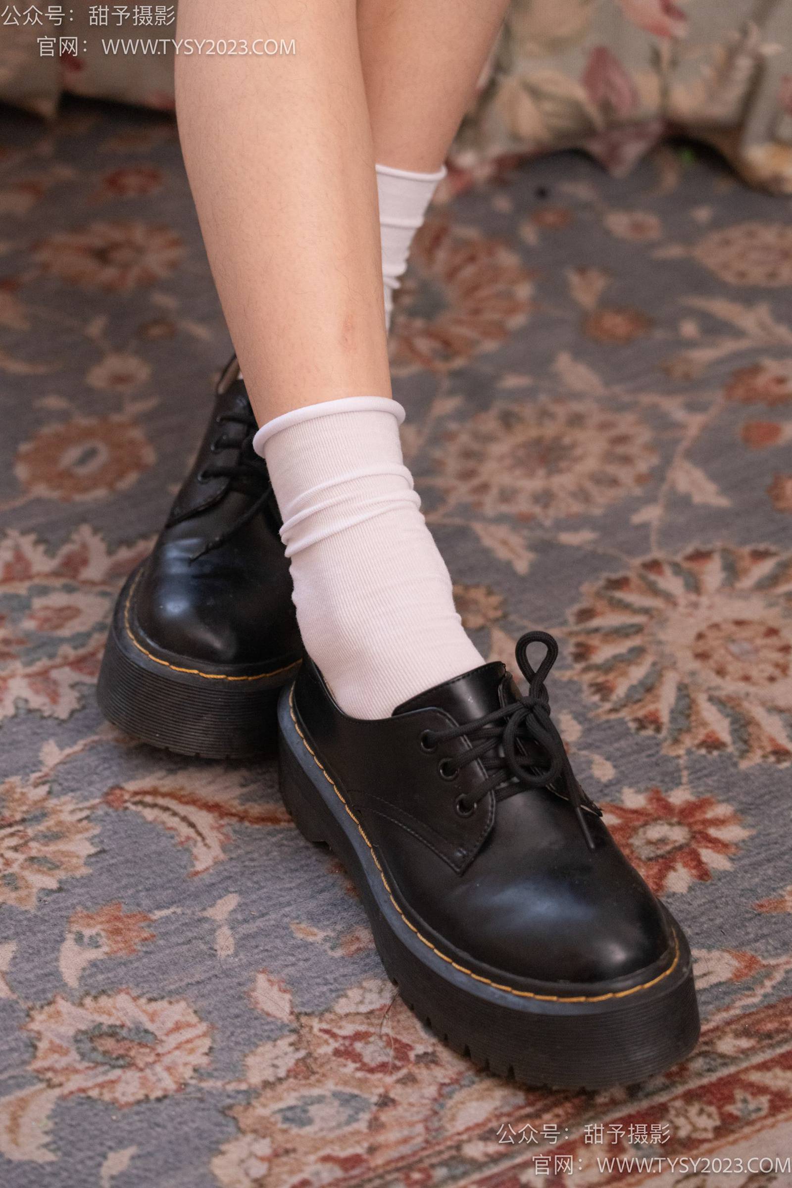 图片[29]-甜予摄影 NO.019 艺艺-皮鞋、白棉袜、裸足[128P] – 速更版-美库