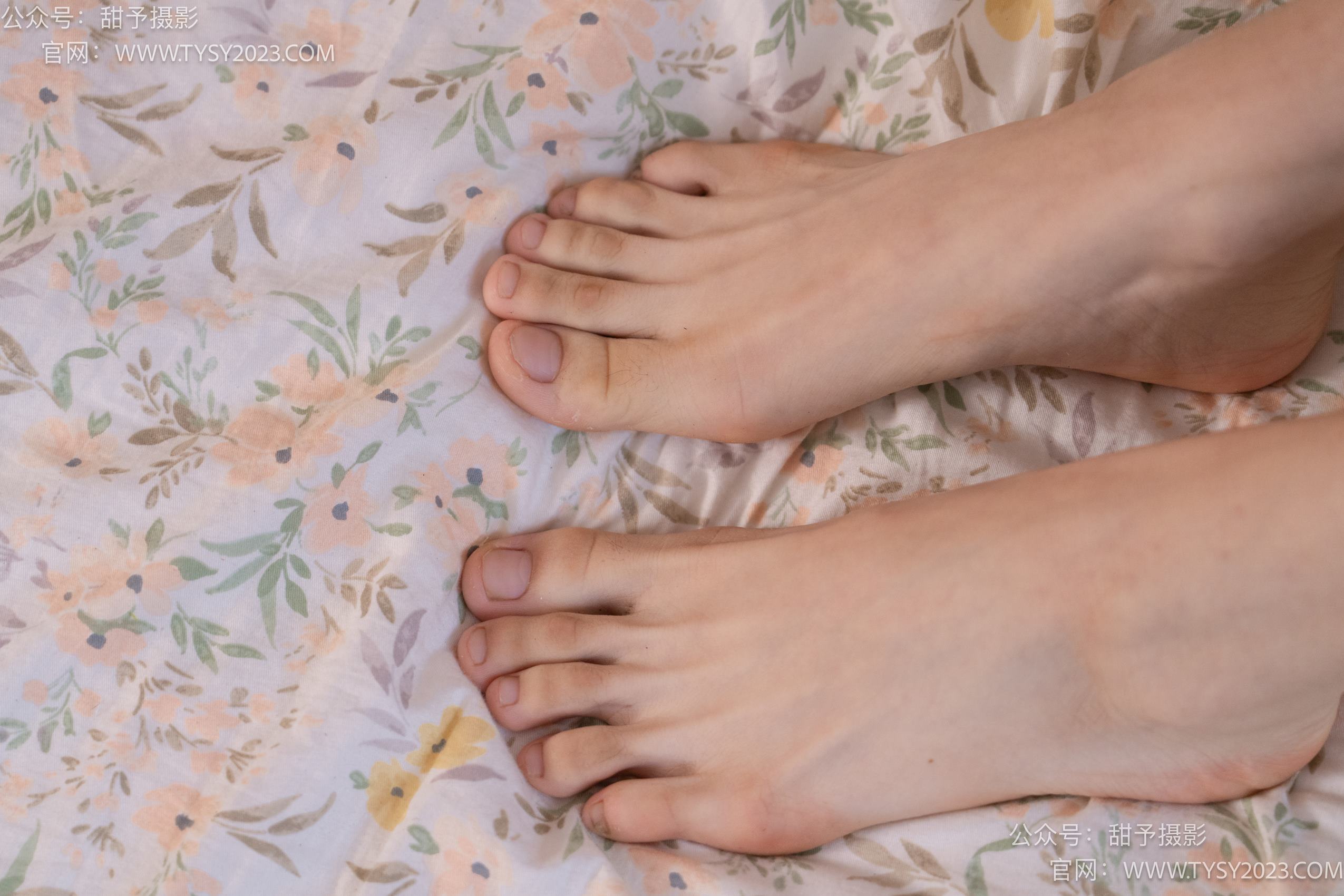 图片[123]-甜予摄影 NO.019 艺艺-皮鞋、白棉袜、裸足[128P] – 速更版-美库