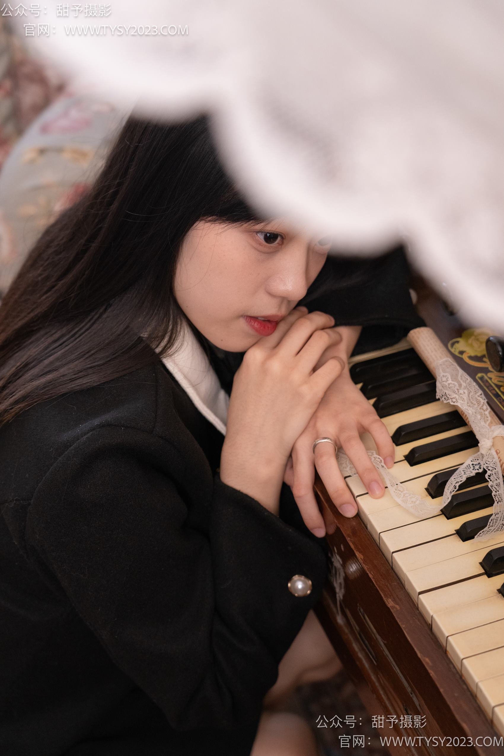 图片[128]-甜予摄影 NO.019 艺艺-皮鞋、白棉袜、裸足[128P] – 速更版-美库