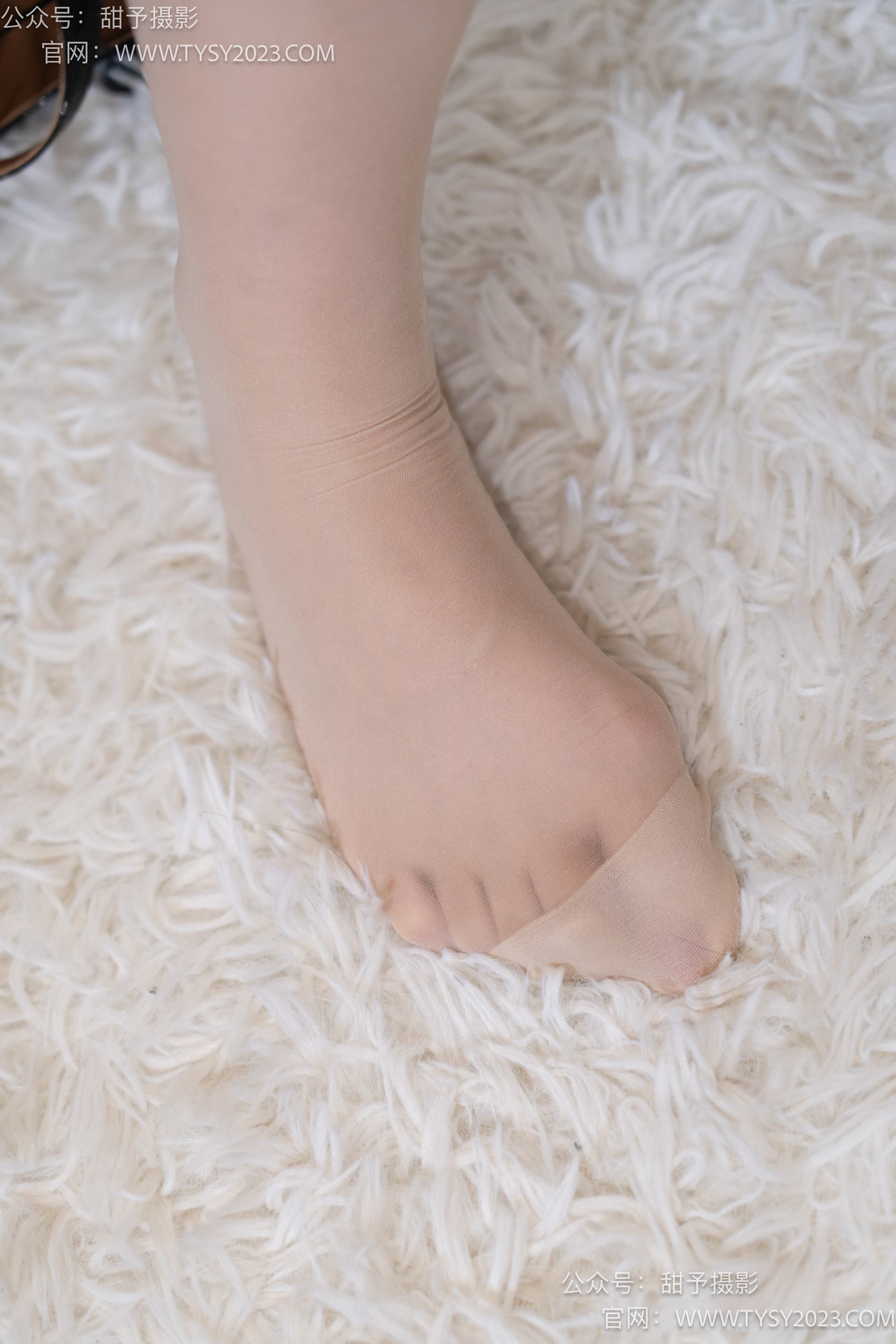 图片[35]-甜予摄影 NO.020 鱼鱼-皮鞋、蕾丝袜、肉丝[129P] – 速更版-美库