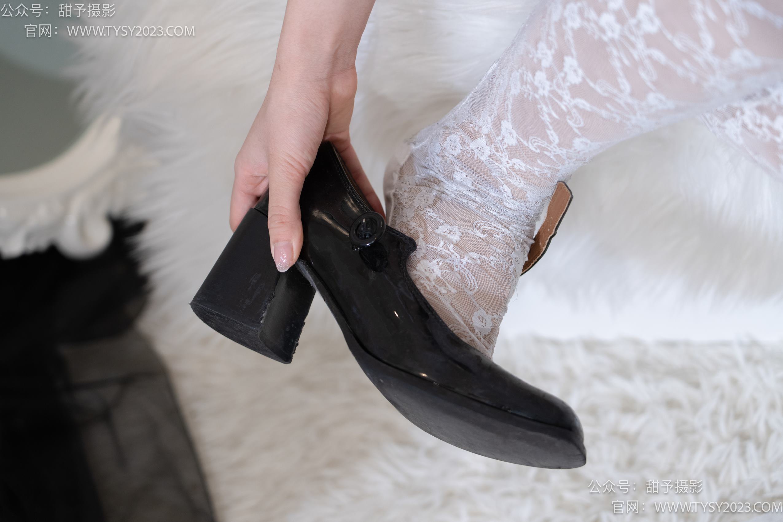 图片[101]-甜予摄影 NO.020 鱼鱼-皮鞋、蕾丝袜、肉丝[129P] – 速更版-美库