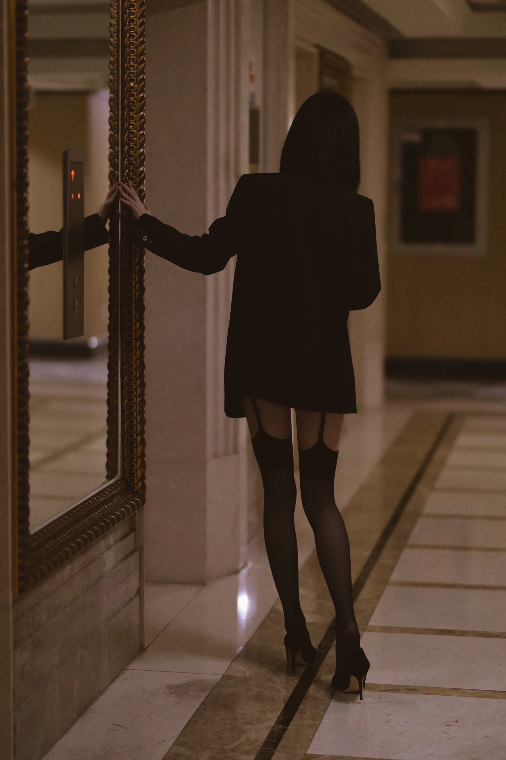 图片[37]-许岚(叁月life) – 醉酒OL[59P] – 速更版-美库