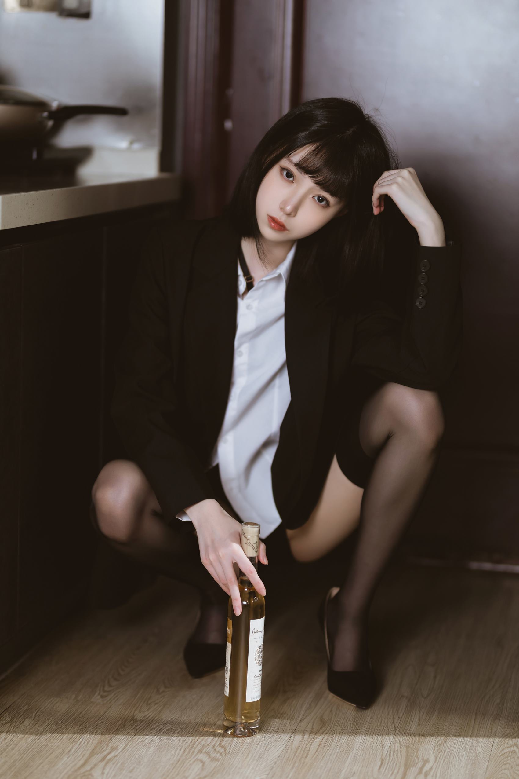 图片[42]-许岚(叁月life) – 醉酒OL[59P] – 速更版-美库