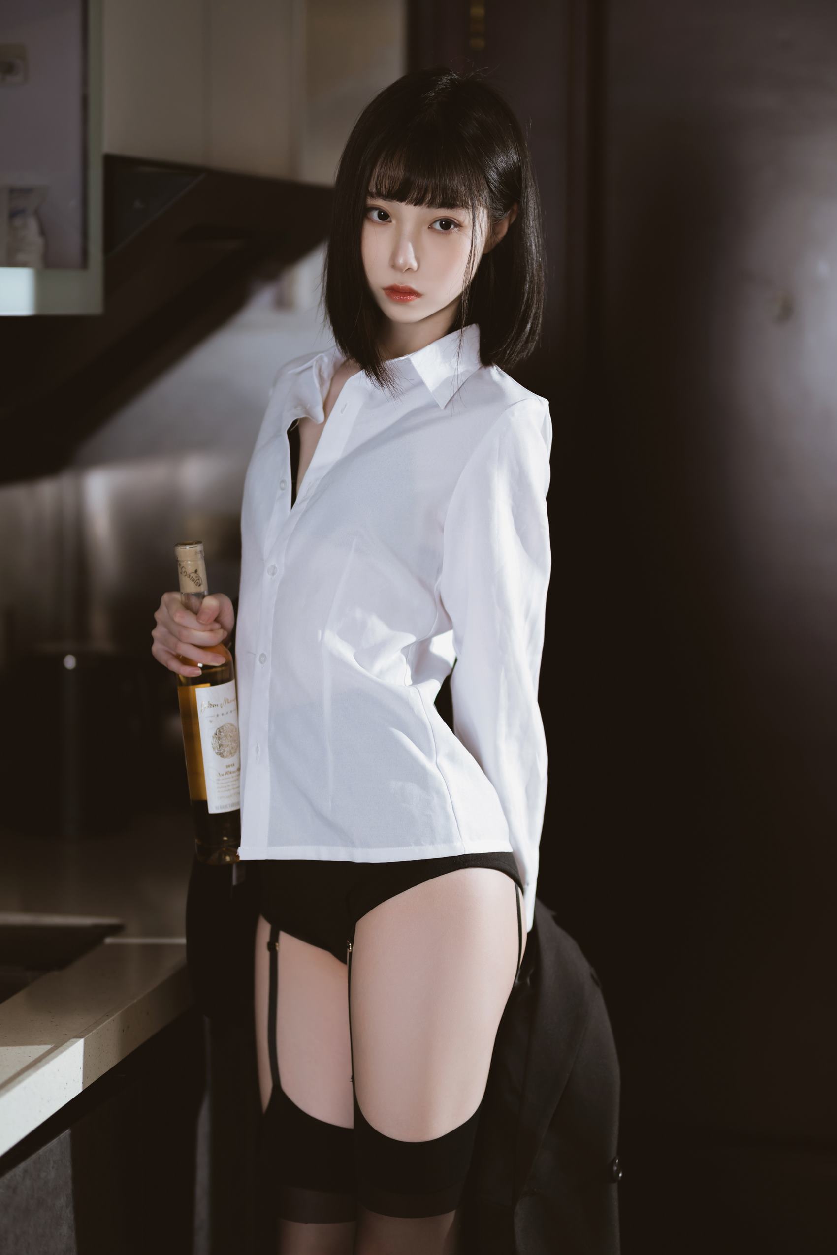 图片[48]-许岚(叁月life) – 醉酒OL[59P] – 速更版-美库
