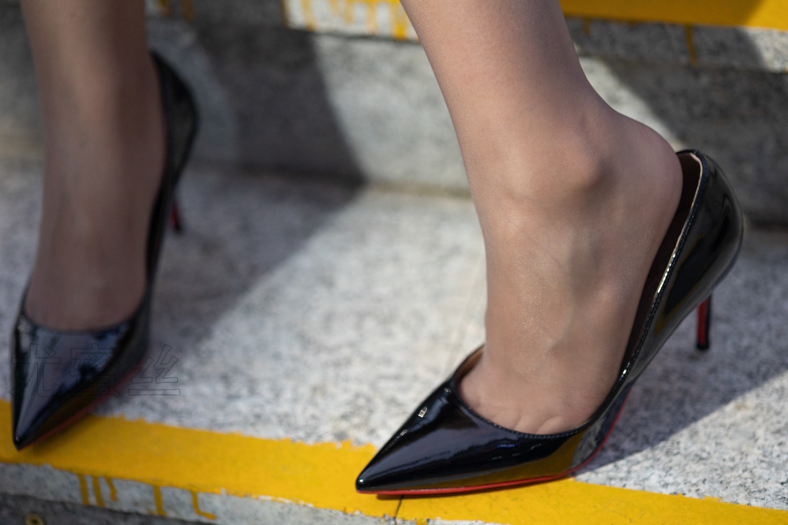 图片[36]-尤蜜丝 NO.077 穿搭推广展示图集[50P] – 速更版-美库