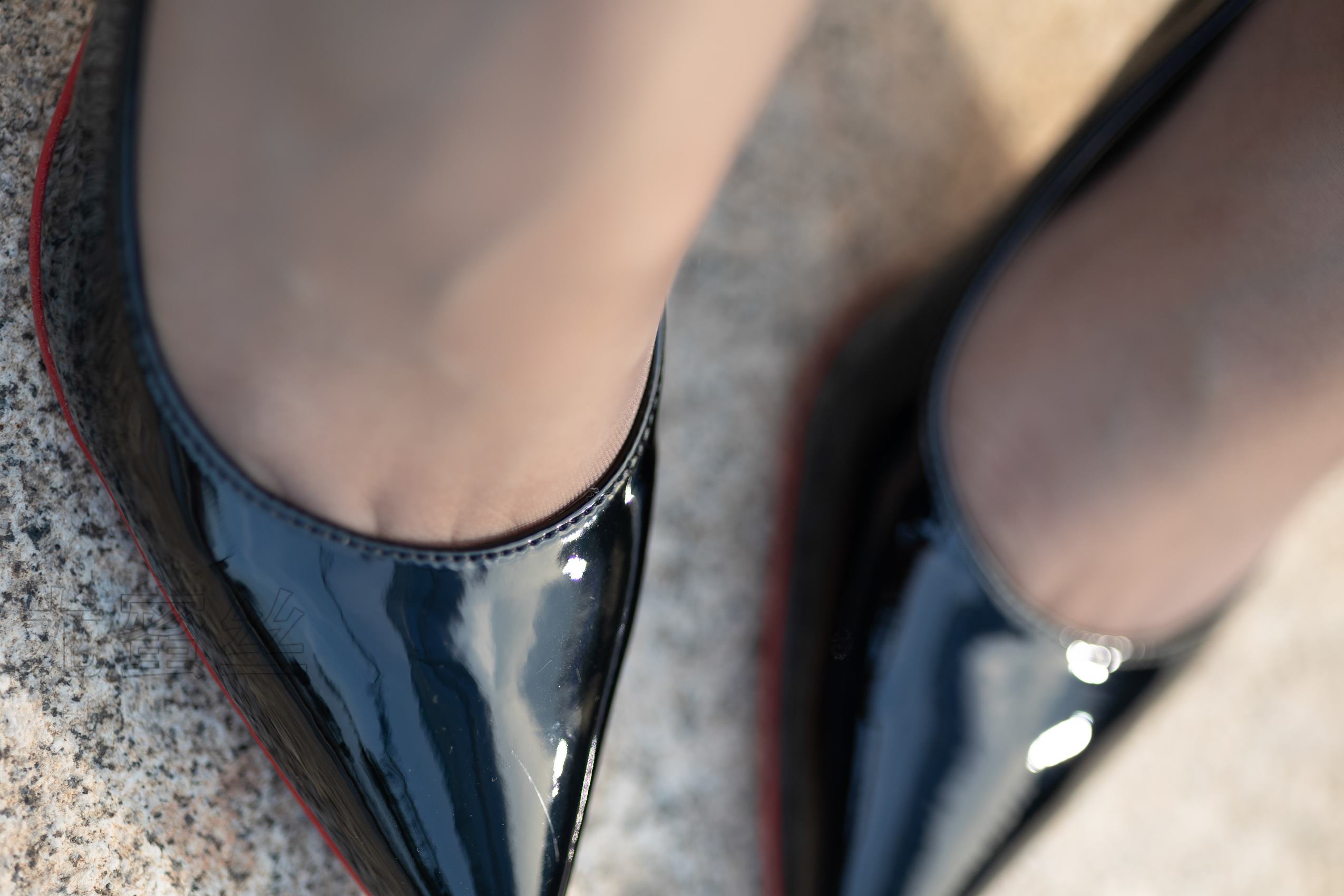 图片[37]-尤蜜丝 NO.077 穿搭推广展示图集[50P] – 速更版-美库