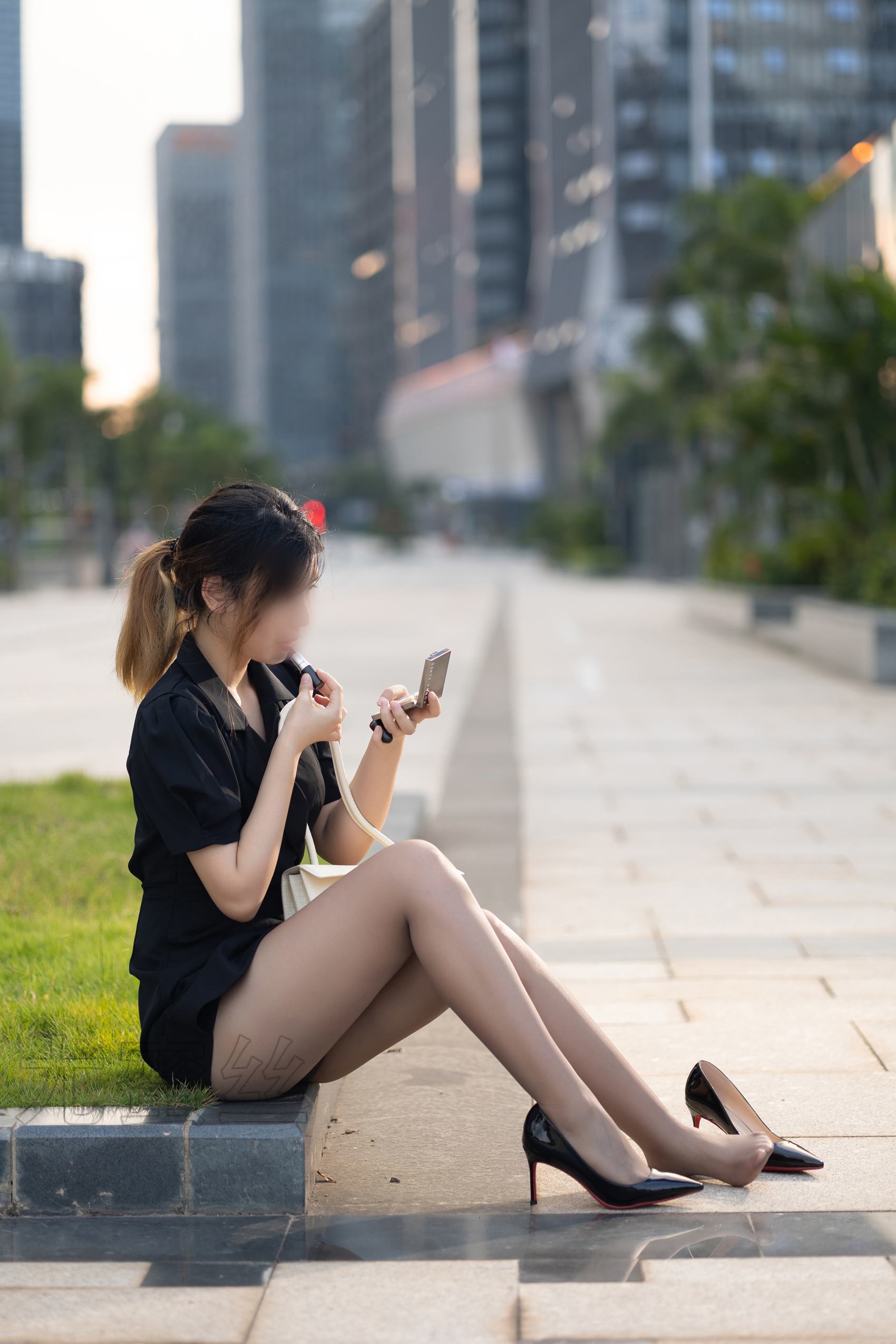 图片[43]-尤蜜丝 NO.077 穿搭推广展示图集[50P] – 速更版-美库