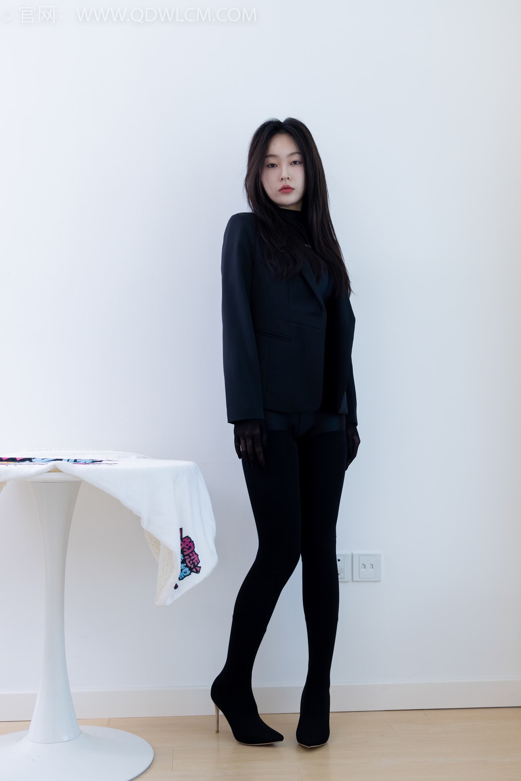 图片[171]-物恋传媒 NO.1924 美兔-倚窗听雨[170P] – 速更版-美库