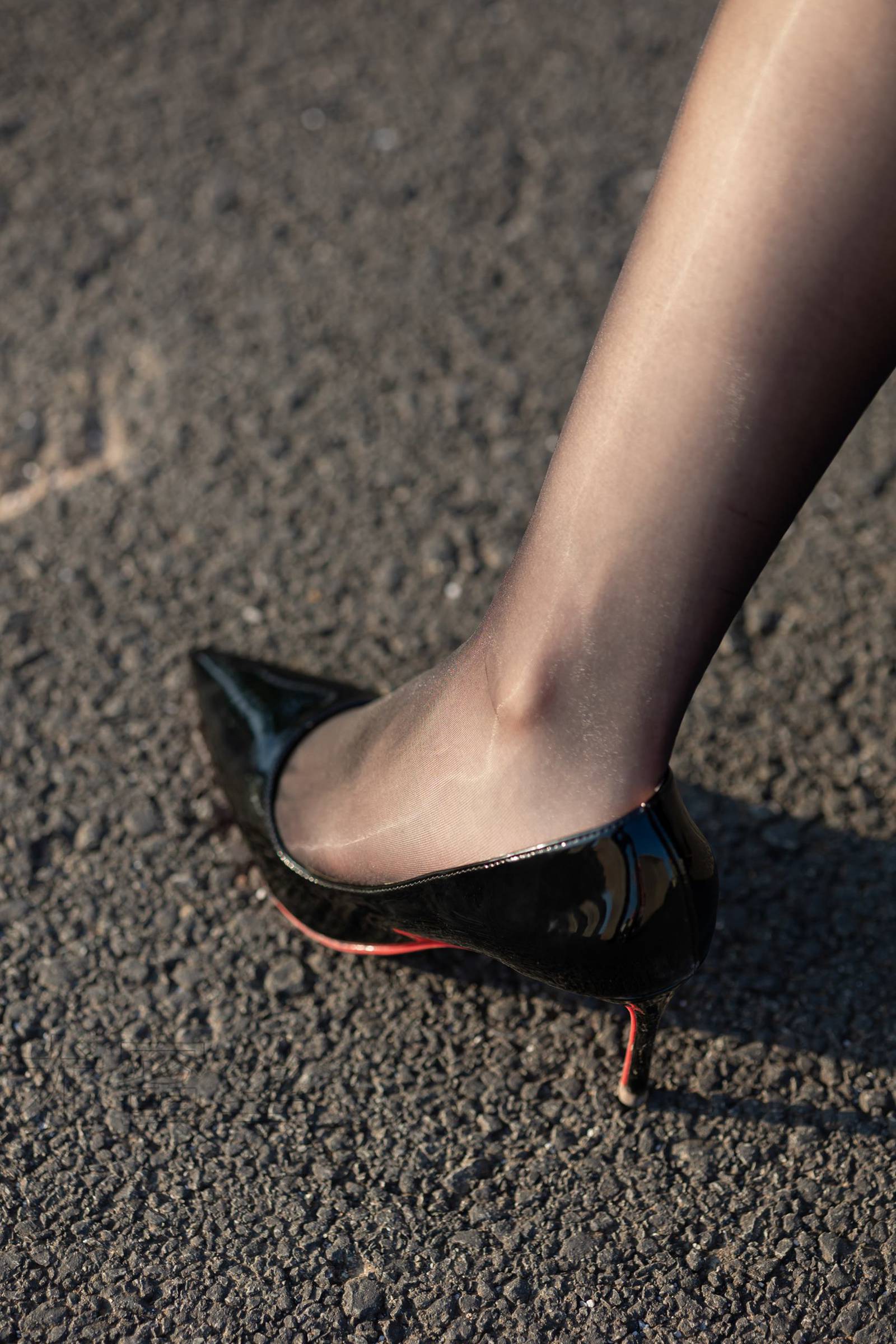 图片[79]-尤蜜丝 NO.080 穿搭推广展示图集[87P] – 速更版-美库