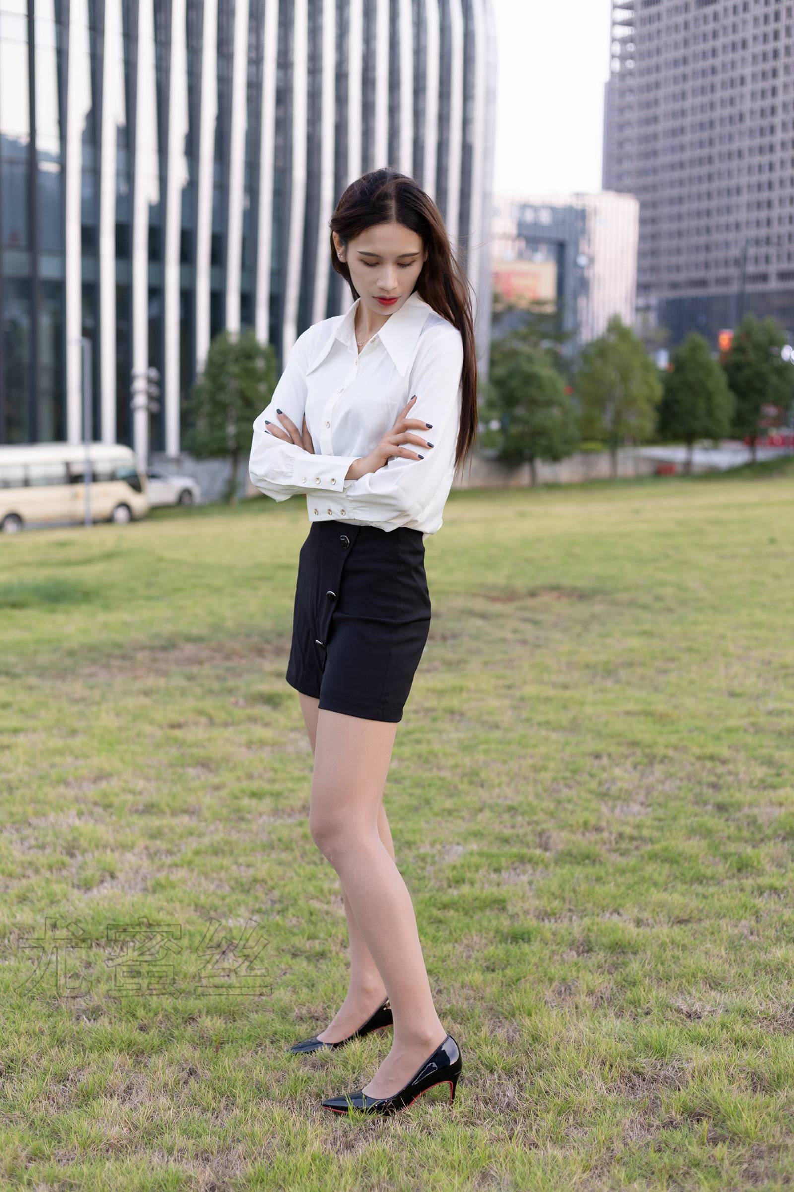 图片[34]-尤蜜丝 NO.081 穿搭推广展示图集[70P] – 速更版-美库