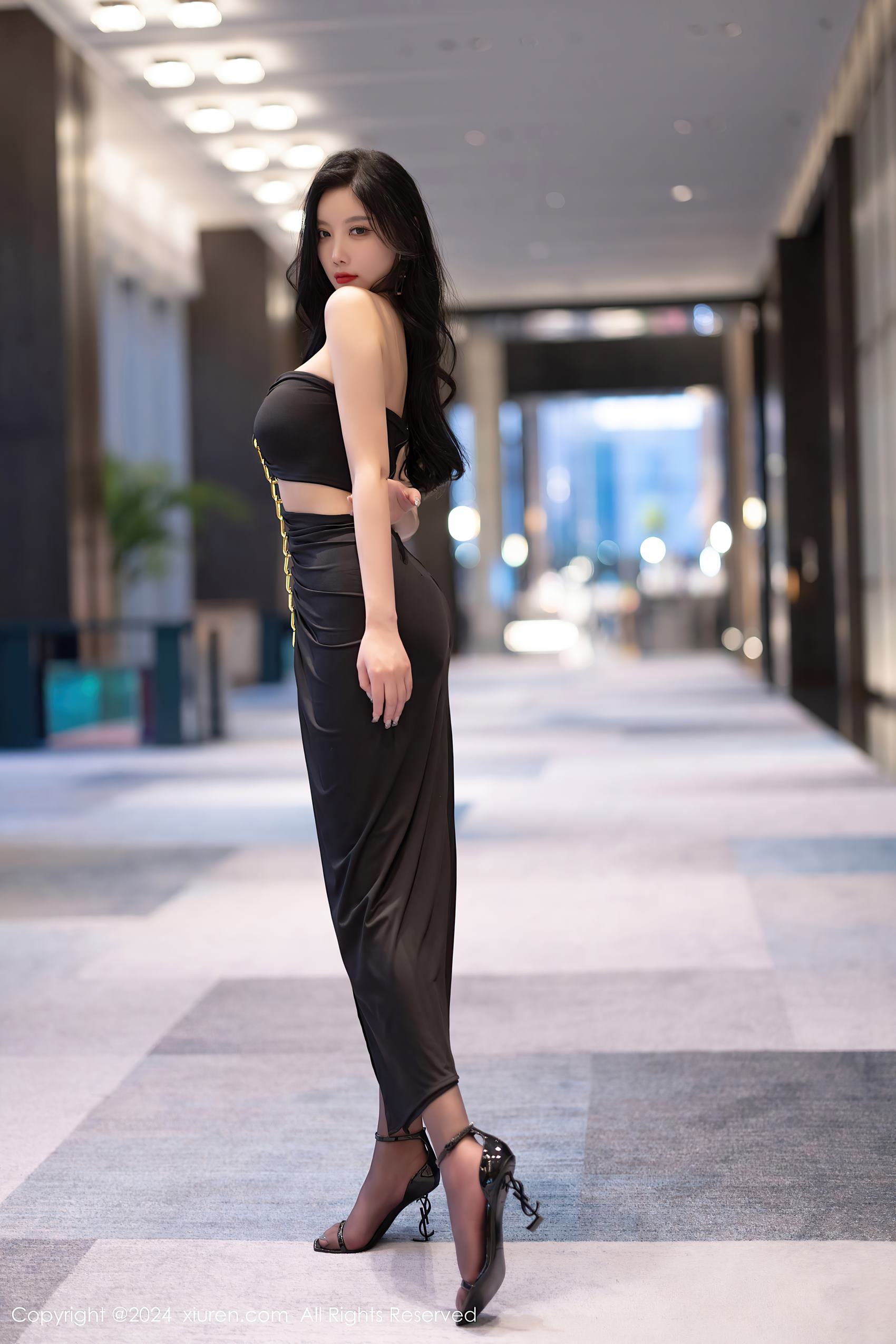 图片[13]-[Xiuren秀人网]2024.04.30 NO.8484 杨晨晨Yome YSL黑色高跟 [25+1P] – 速更版-美库