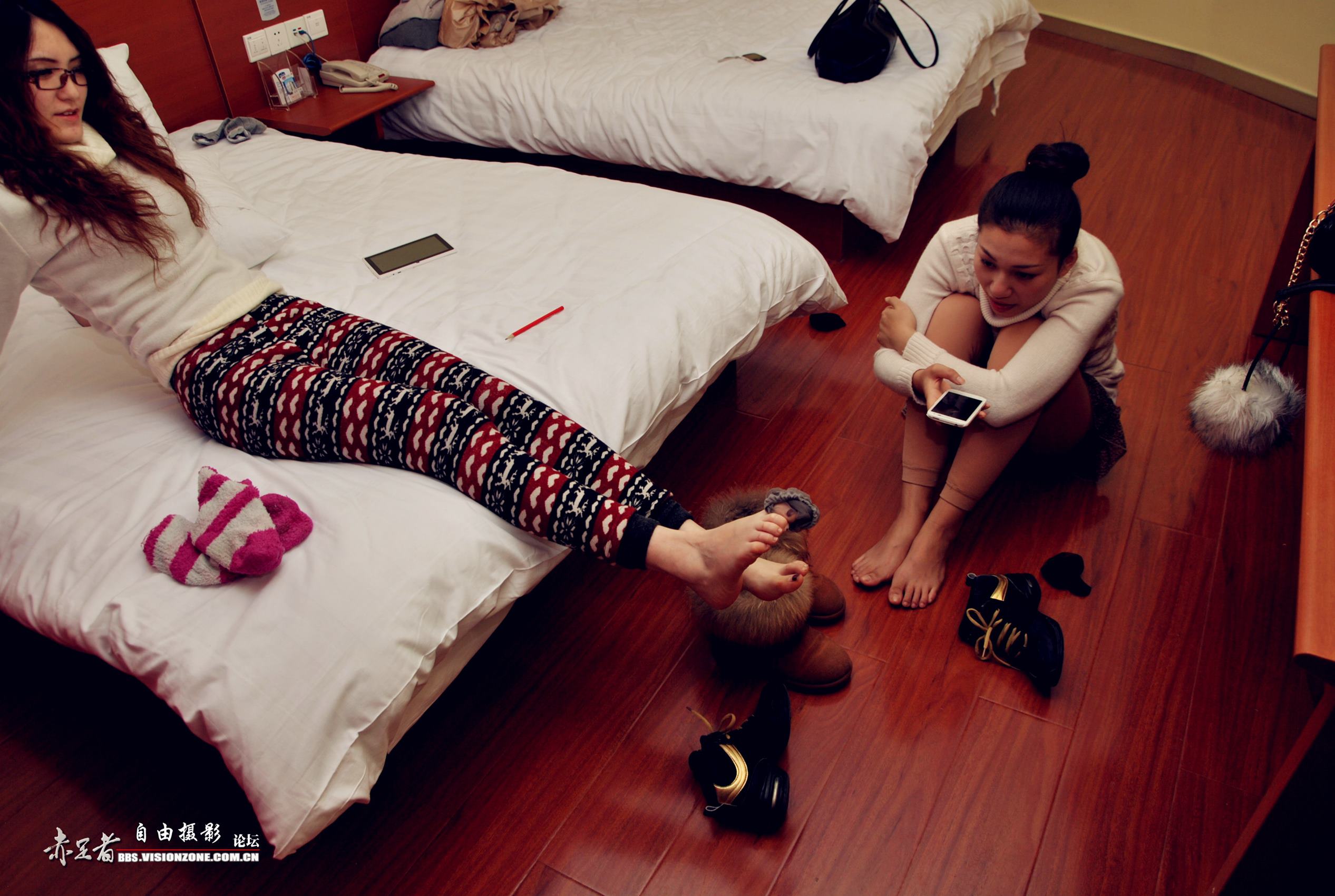 图片[25]-自由摄影 No.213 细长白嫩的玉足与铅笔之间的“交流” [44P] – 速更版-美库