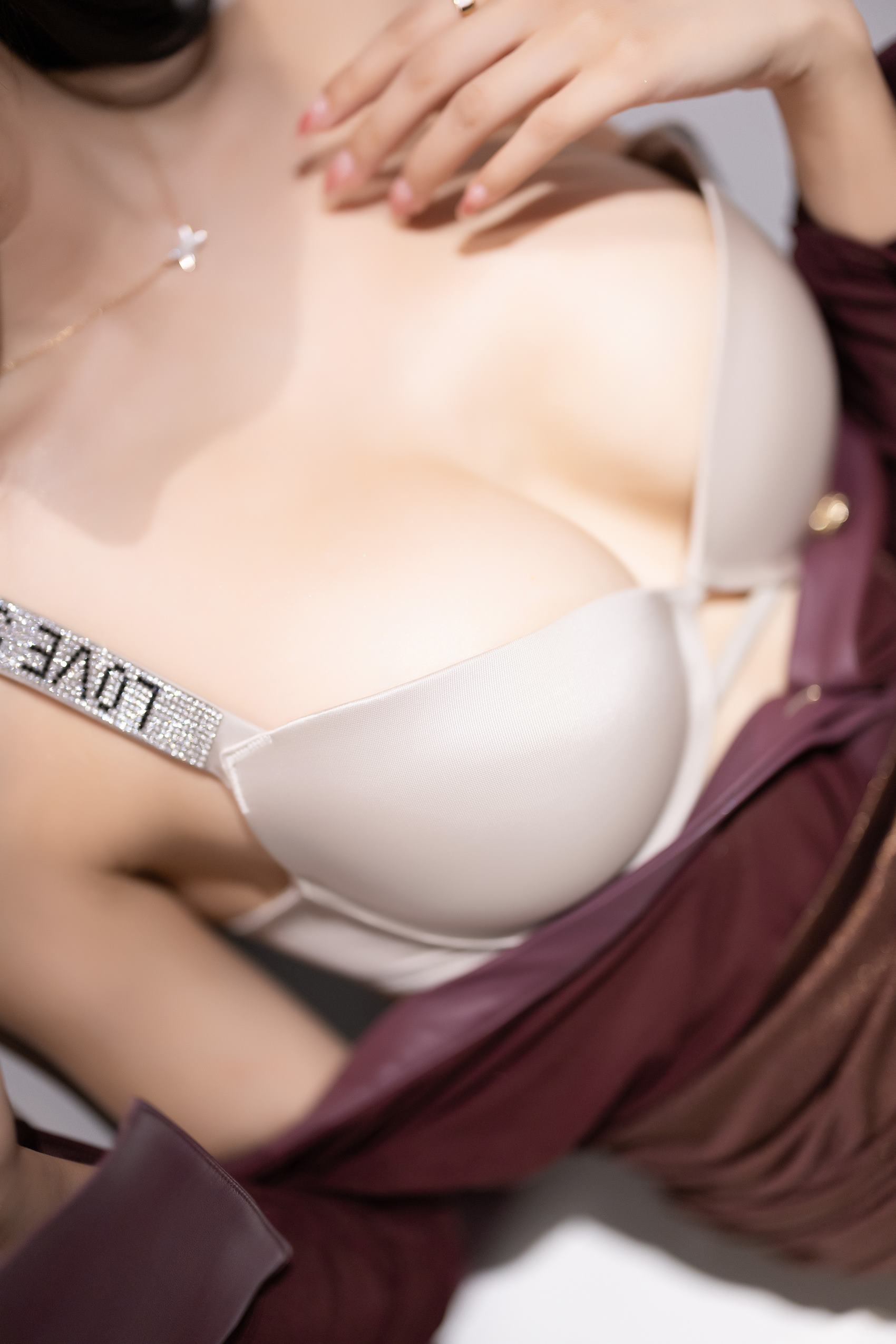 图片[36]-秀人模特@王馨瑶Yanni – 内购 暗红网纱透视玉姐装 [51P] – 速更版-美库