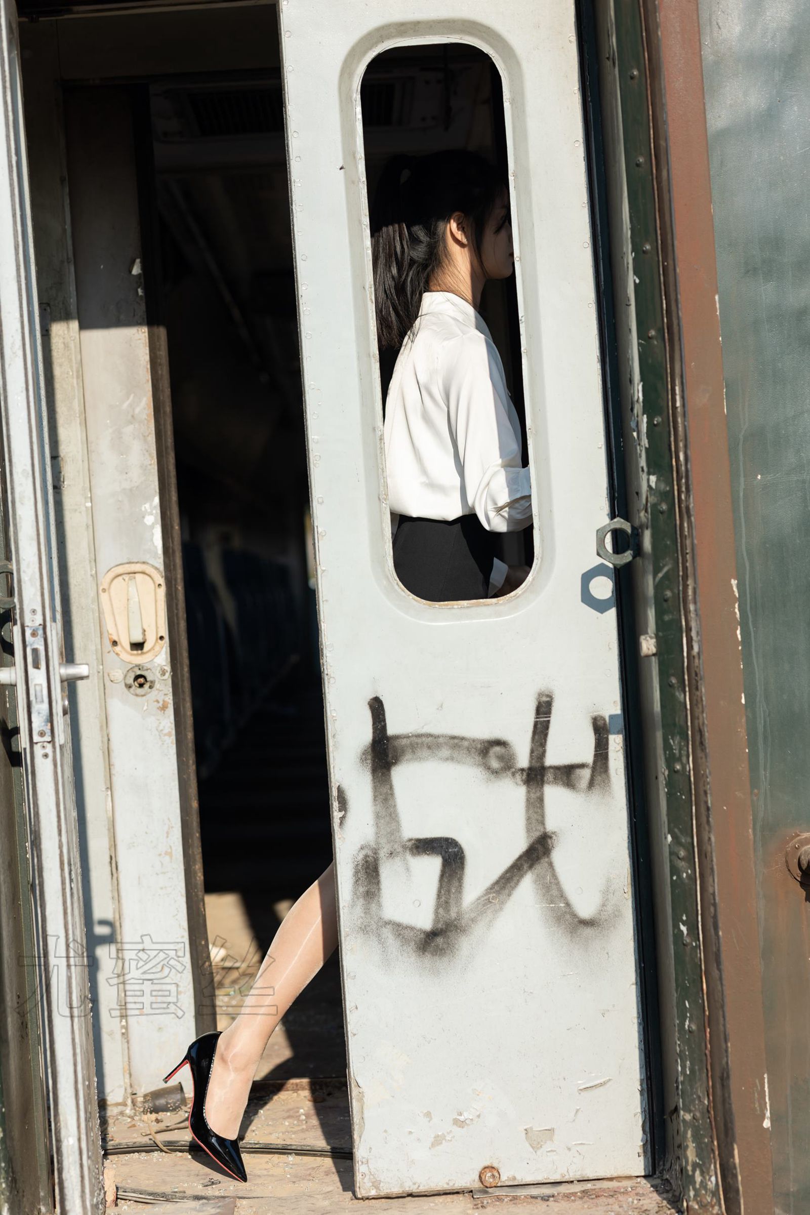 图片[19]-尤蜜丝 NO.089 穿搭推广展示图集[102P] – 速更版-美库