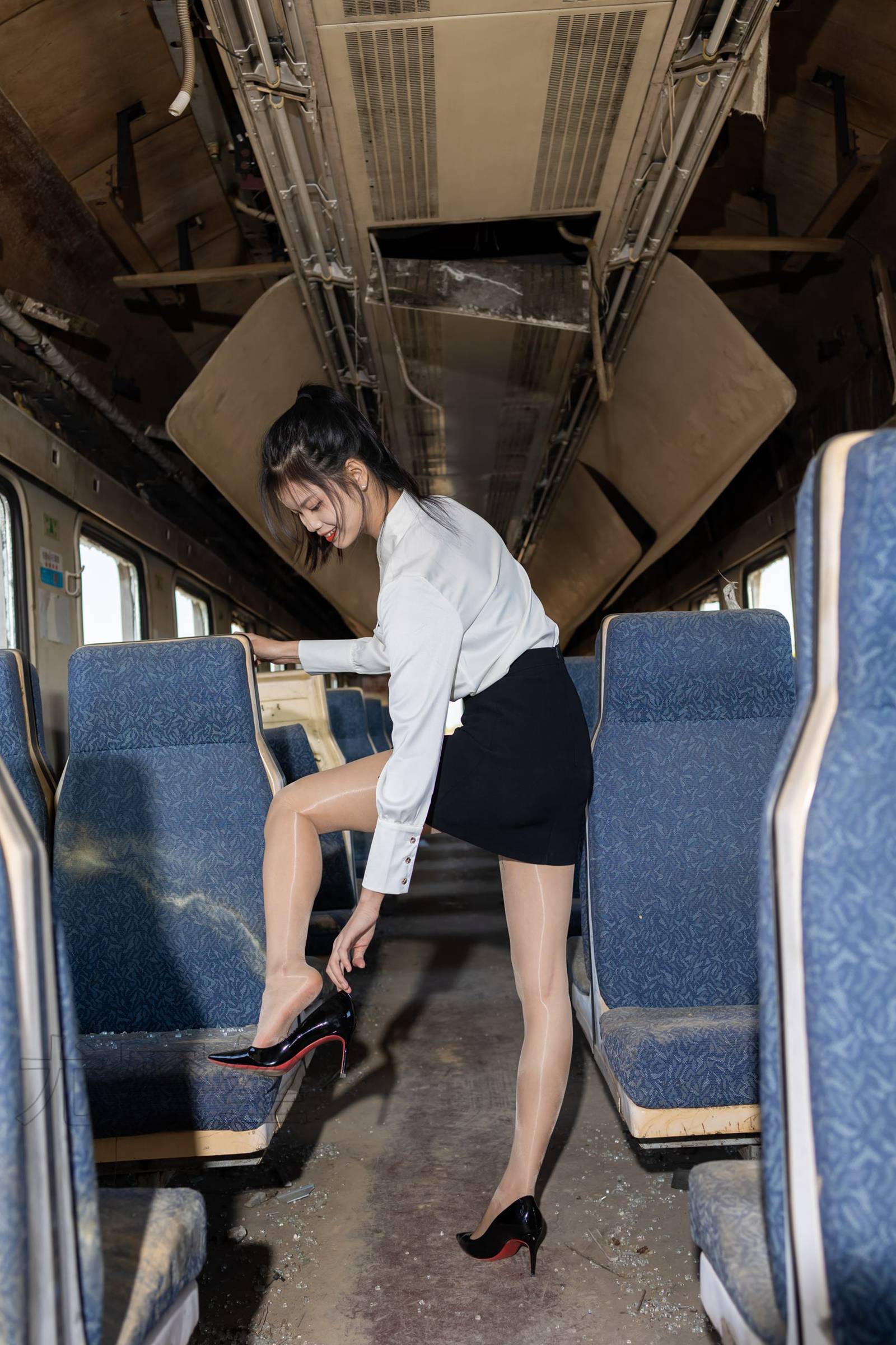 图片[38]-尤蜜丝 NO.089 穿搭推广展示图集[102P] – 速更版-美库