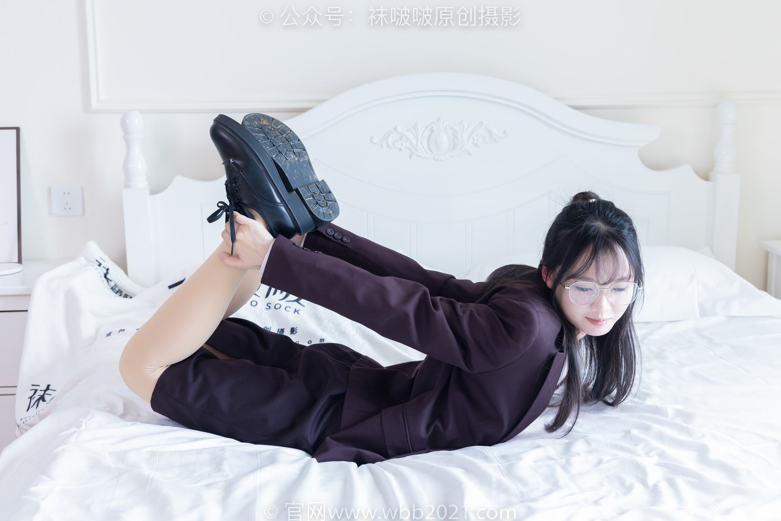 图片[19]-[BoBoSocks袜啵啵]NO.362 甜甜圈-两双皮鞋、厚肉丝、厚黑丝、ol制服[230P] – 速更版-美库