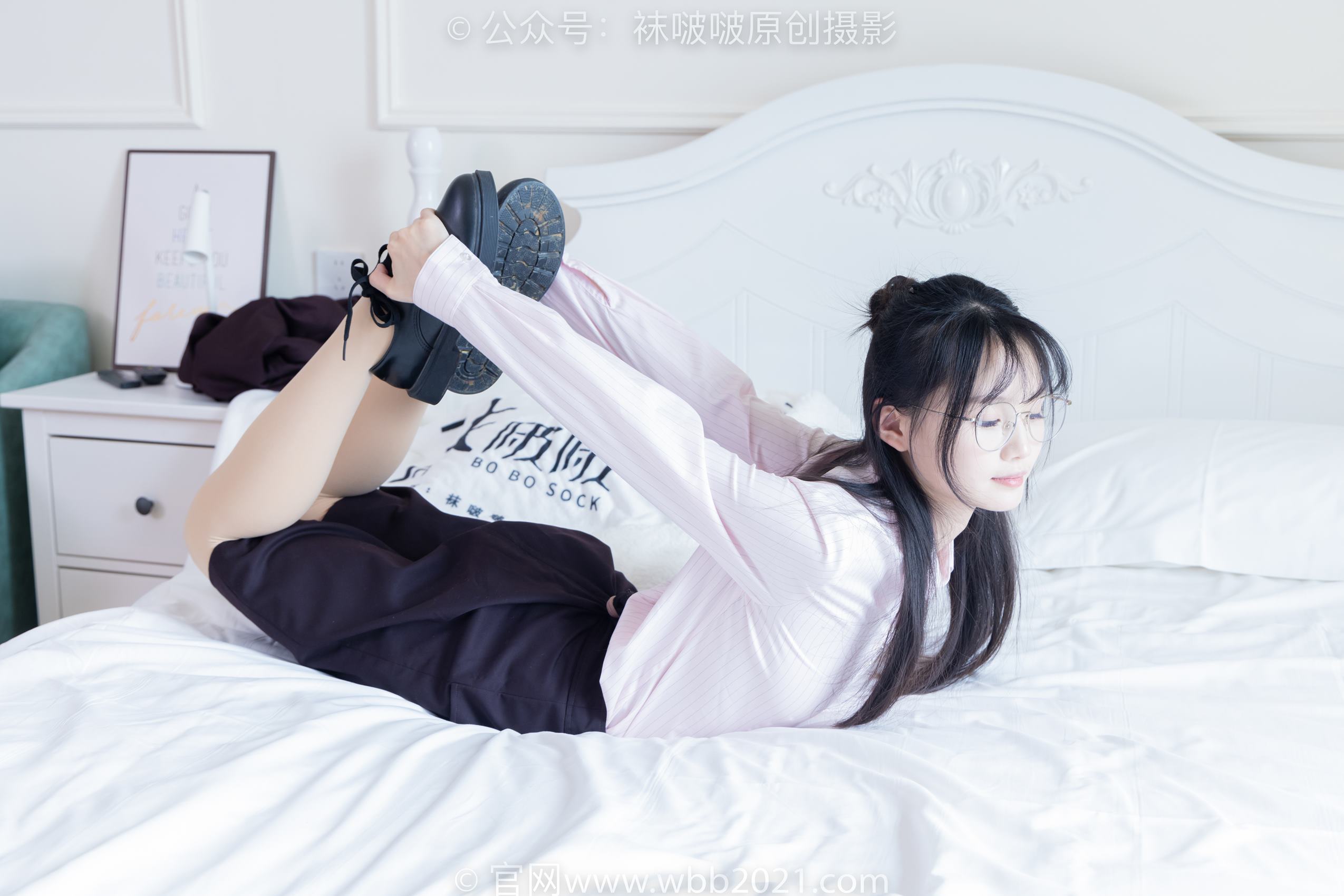 图片[23]-[BoBoSocks袜啵啵]NO.362 甜甜圈-两双皮鞋、厚肉丝、厚黑丝、ol制服[230P] – 速更版-美库