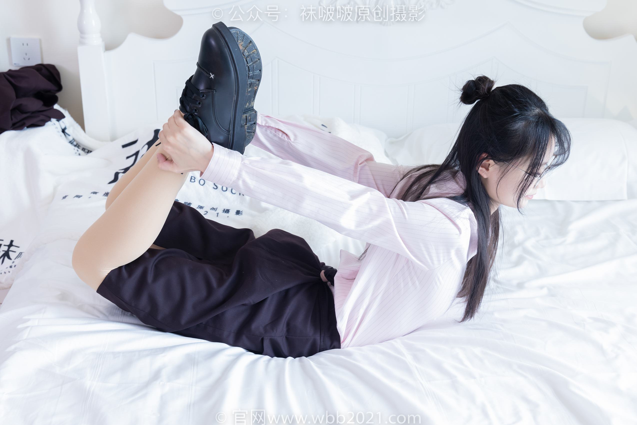图片[26]-[BoBoSocks袜啵啵]NO.362 甜甜圈-两双皮鞋、厚肉丝、厚黑丝、ol制服[230P] – 速更版-美库