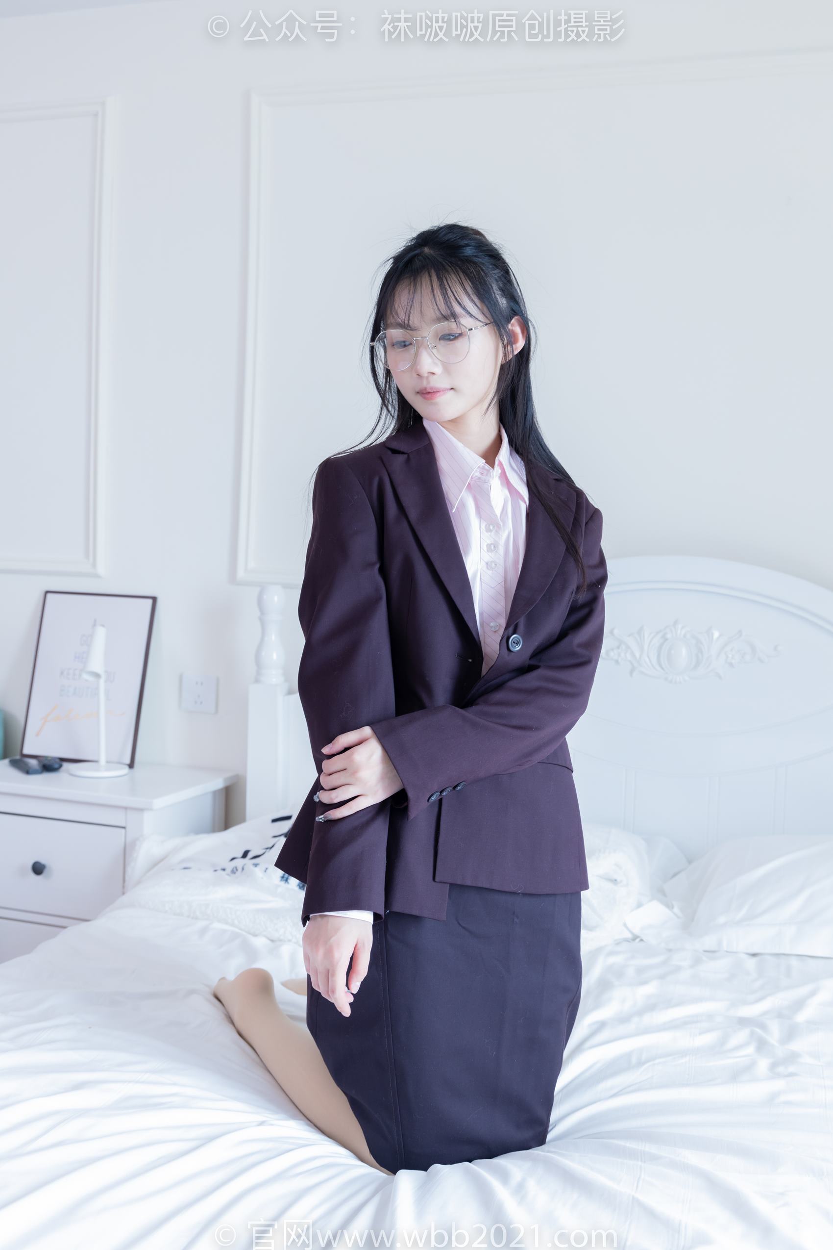 图片[73]-[BoBoSocks袜啵啵]NO.362 甜甜圈-两双皮鞋、厚肉丝、厚黑丝、ol制服[230P] – 速更版-美库