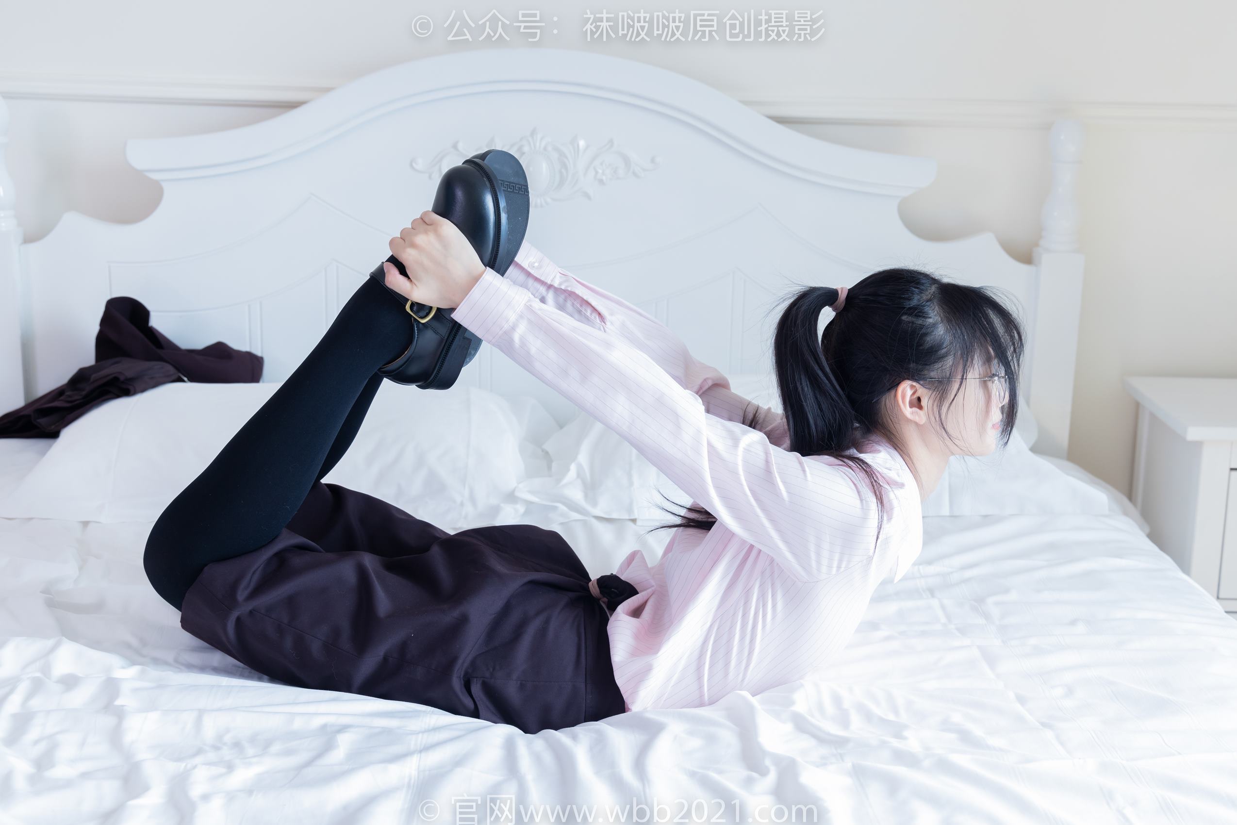 图片[141]-[BoBoSocks袜啵啵]NO.362 甜甜圈-两双皮鞋、厚肉丝、厚黑丝、ol制服[230P] – 速更版-美库