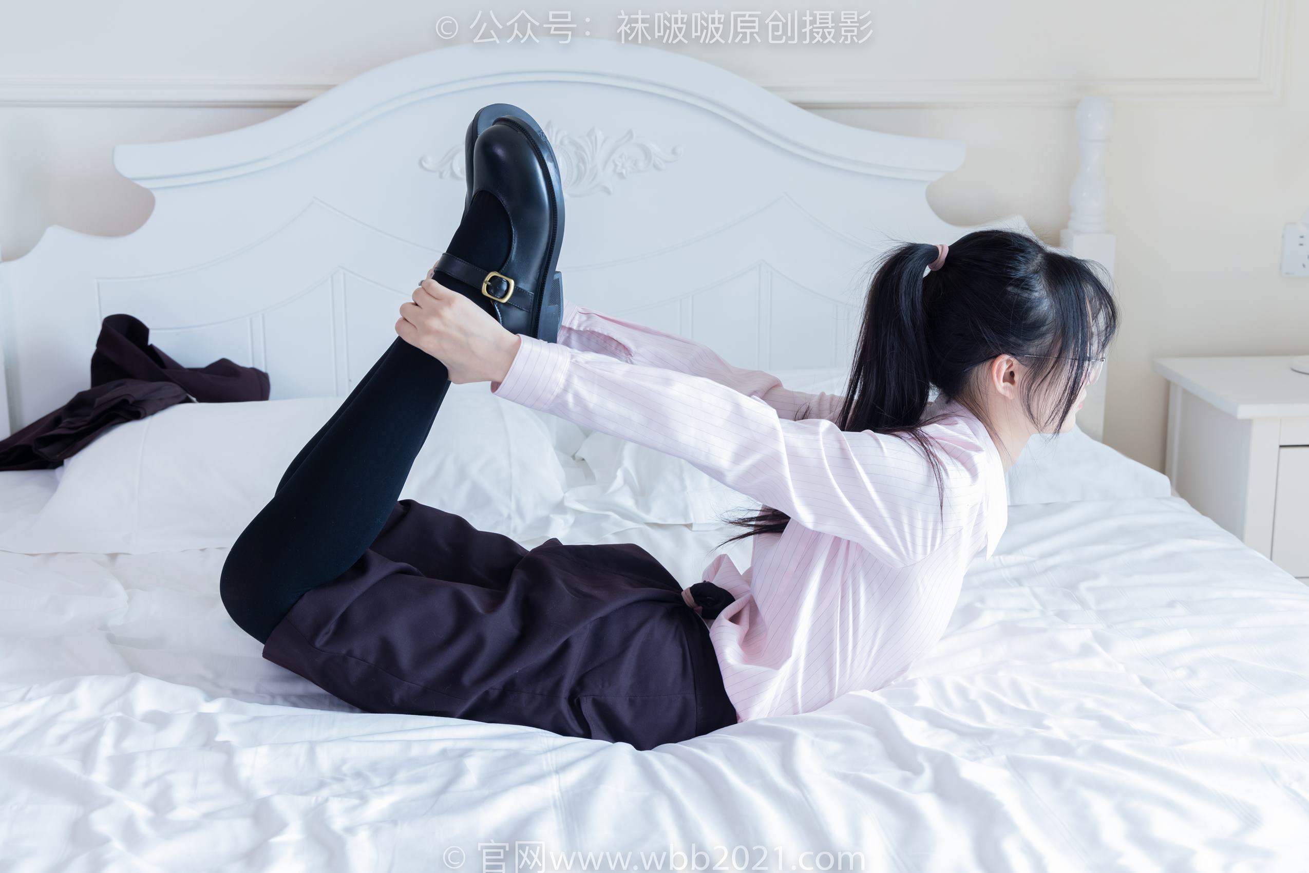 图片[145]-[BoBoSocks袜啵啵]NO.362 甜甜圈-两双皮鞋、厚肉丝、厚黑丝、ol制服[230P] – 速更版-美库