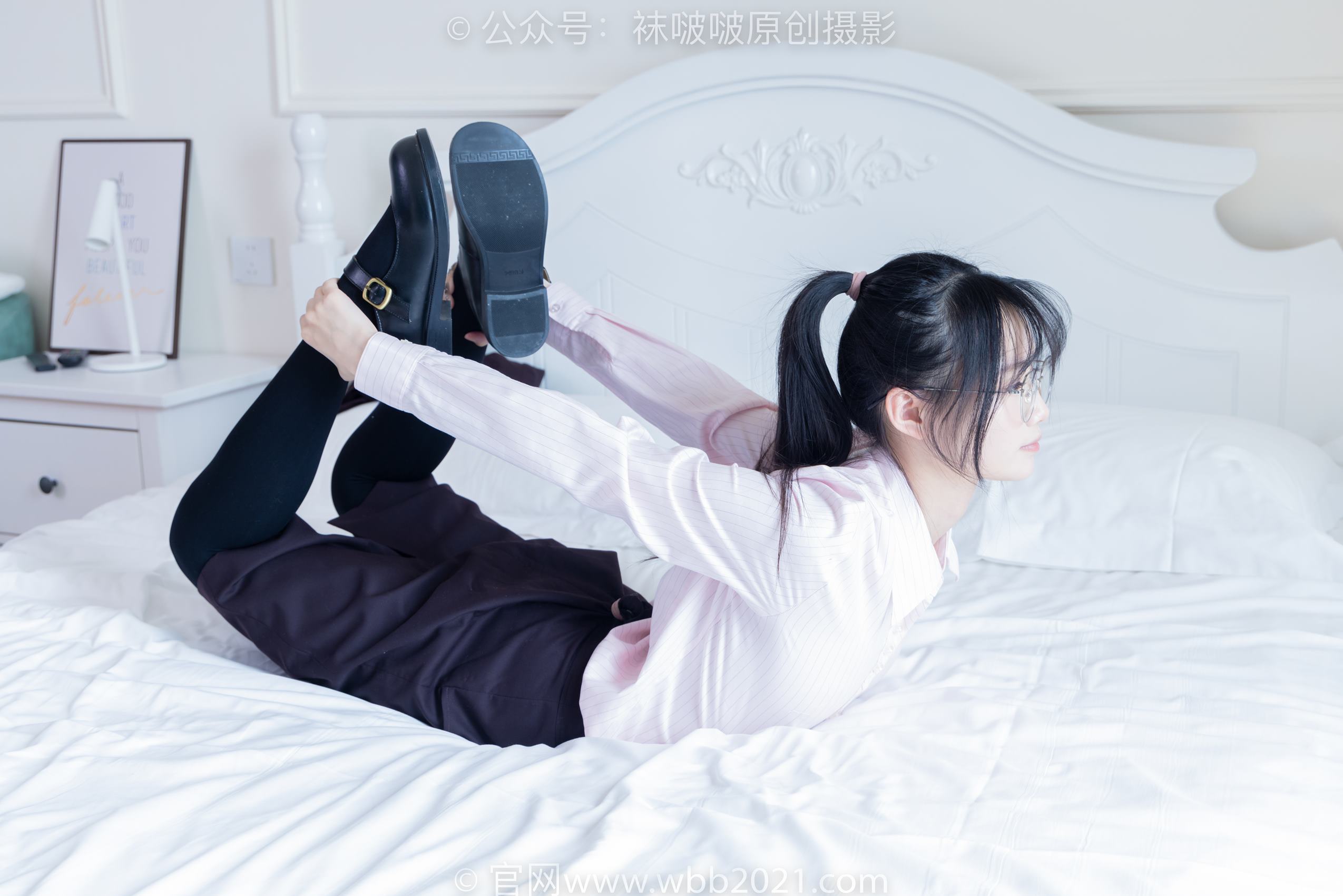 图片[146]-[BoBoSocks袜啵啵]NO.362 甜甜圈-两双皮鞋、厚肉丝、厚黑丝、ol制服[230P] – 速更版-美库