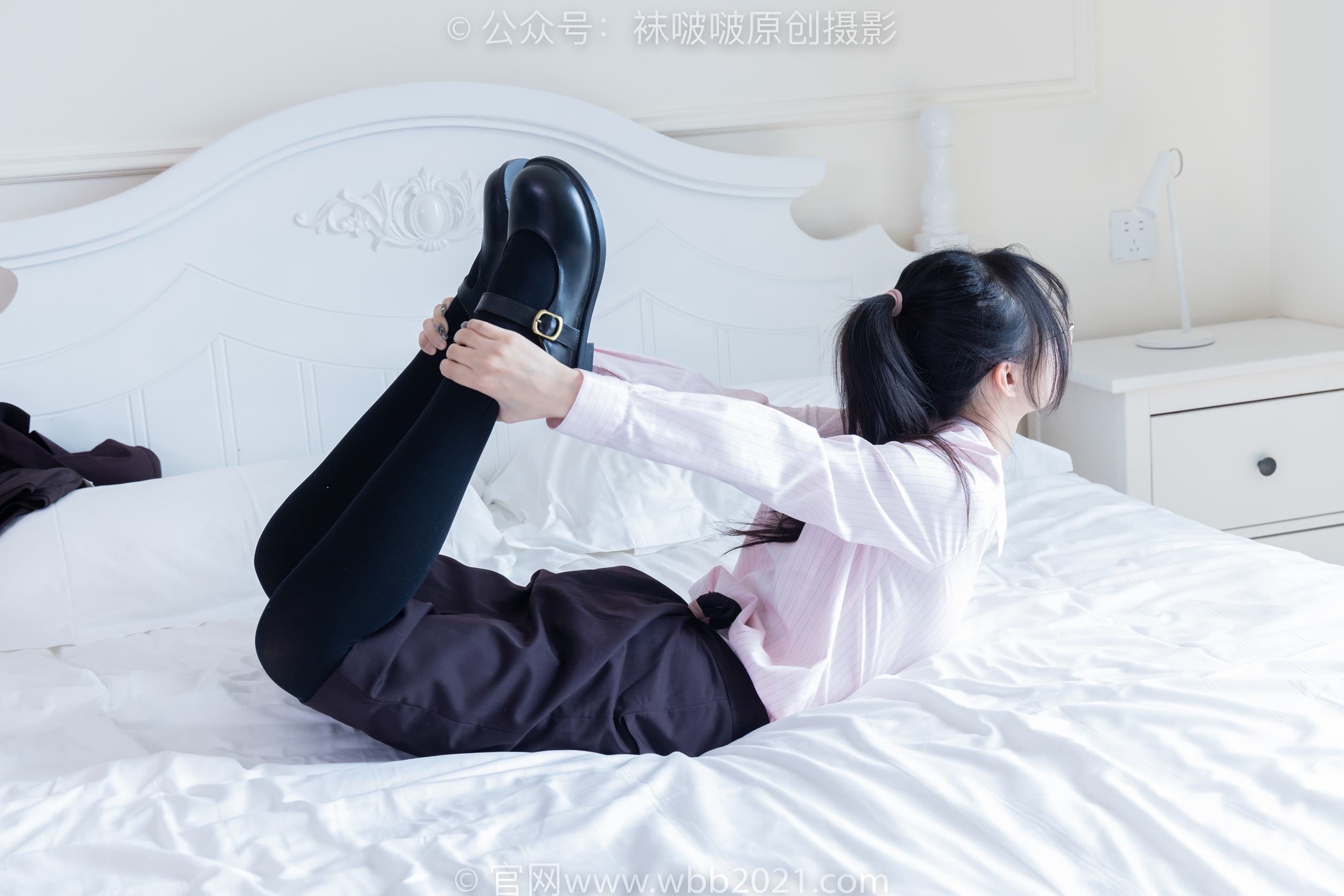 图片[147]-[BoBoSocks袜啵啵]NO.362 甜甜圈-两双皮鞋、厚肉丝、厚黑丝、ol制服[230P] – 速更版-美库