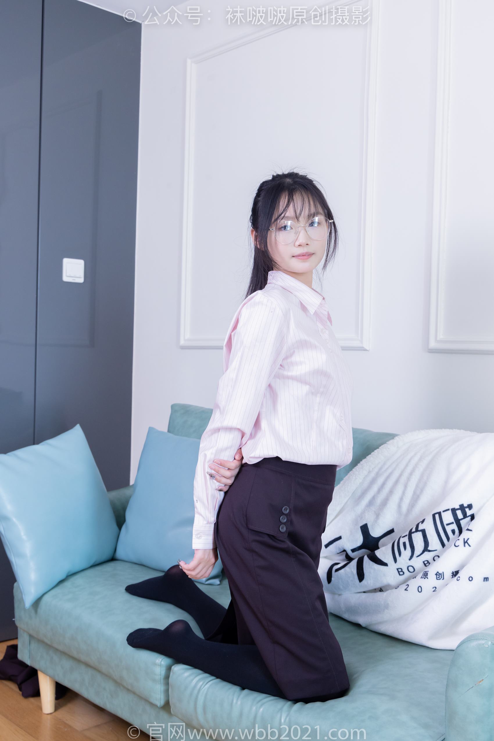 图片[220]-[BoBoSocks袜啵啵]NO.362 甜甜圈-两双皮鞋、厚肉丝、厚黑丝、ol制服[230P] – 速更版-美库