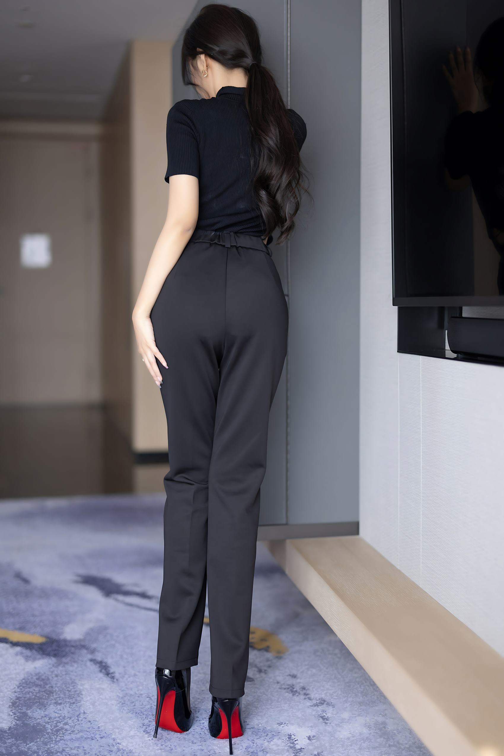 图片[34]-秀人模特@王馨瑶Yanni – 黑色西装加西裤高启兰 [61P] – 速更版-美库