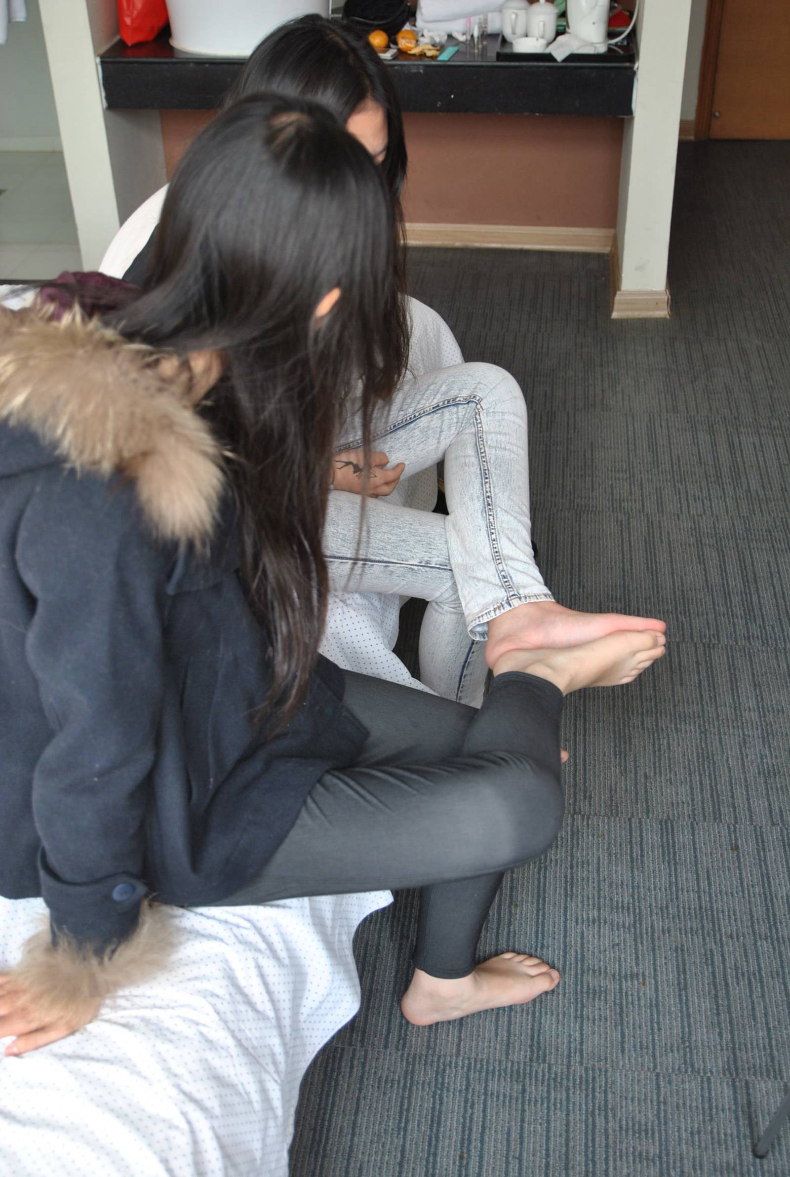 图片[15]-自由摄影 No.224 裸足 比脚 脚力 粉嫩 [98P] – 速更版-美库