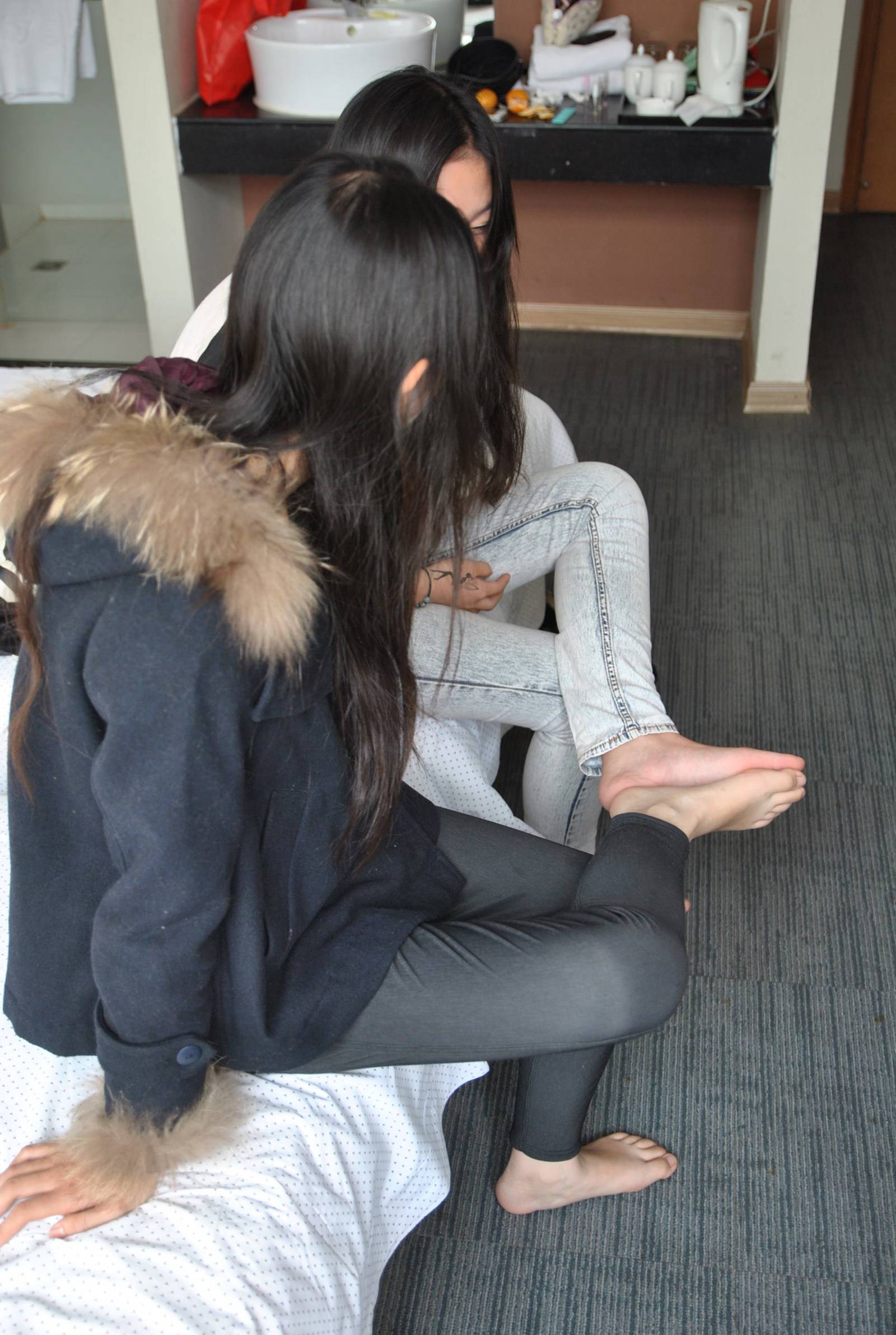 图片[16]-自由摄影 No.224 裸足 比脚 脚力 粉嫩 [98P] – 速更版-美库